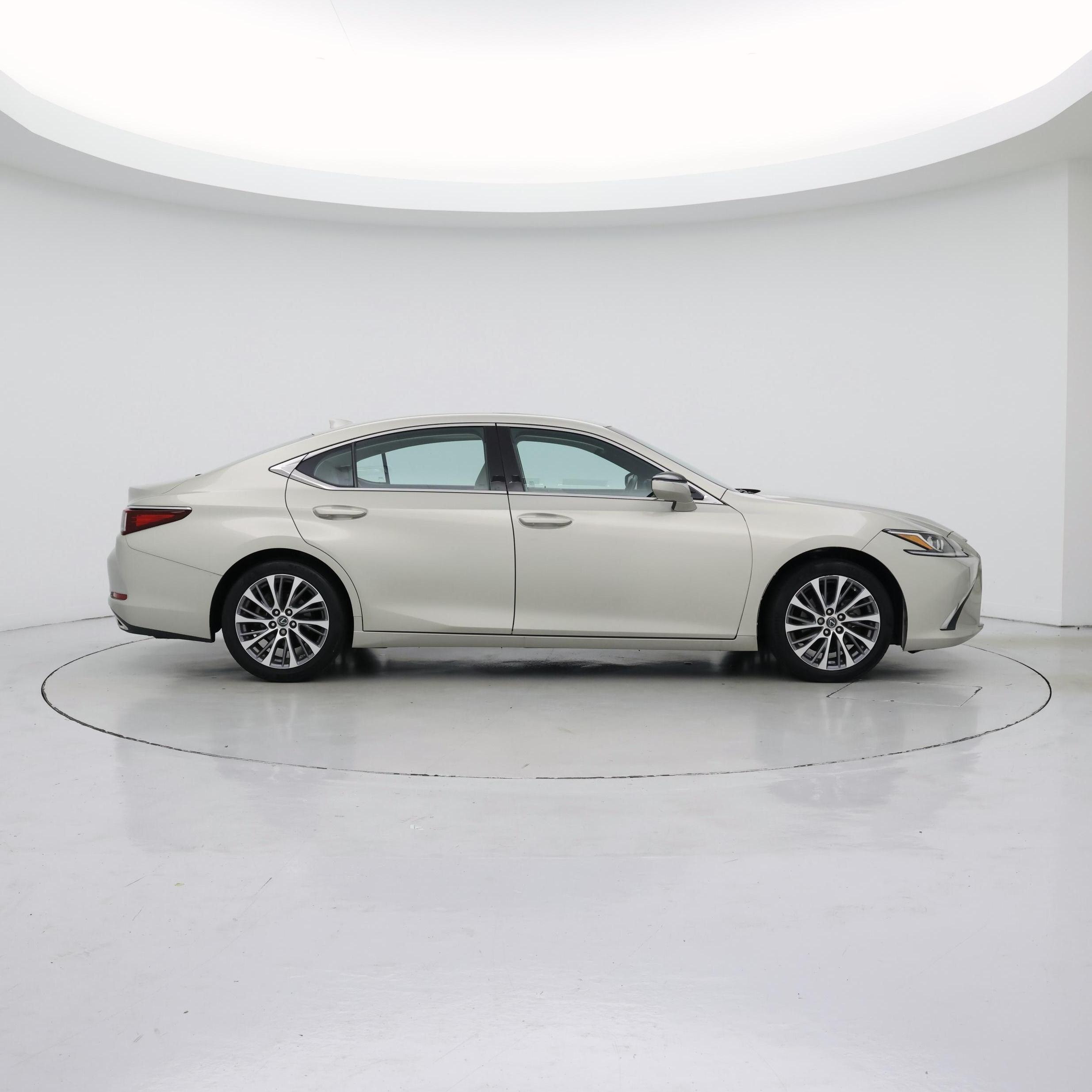 Thumbnail: 2019 Lexus ES - 7