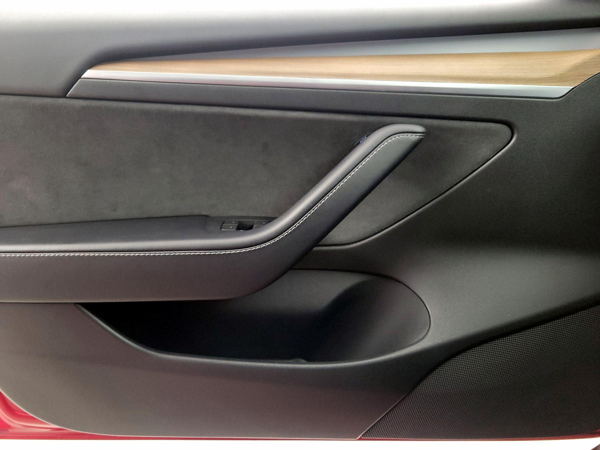 Thumbnail: 2022 Tesla Model 3 - 12