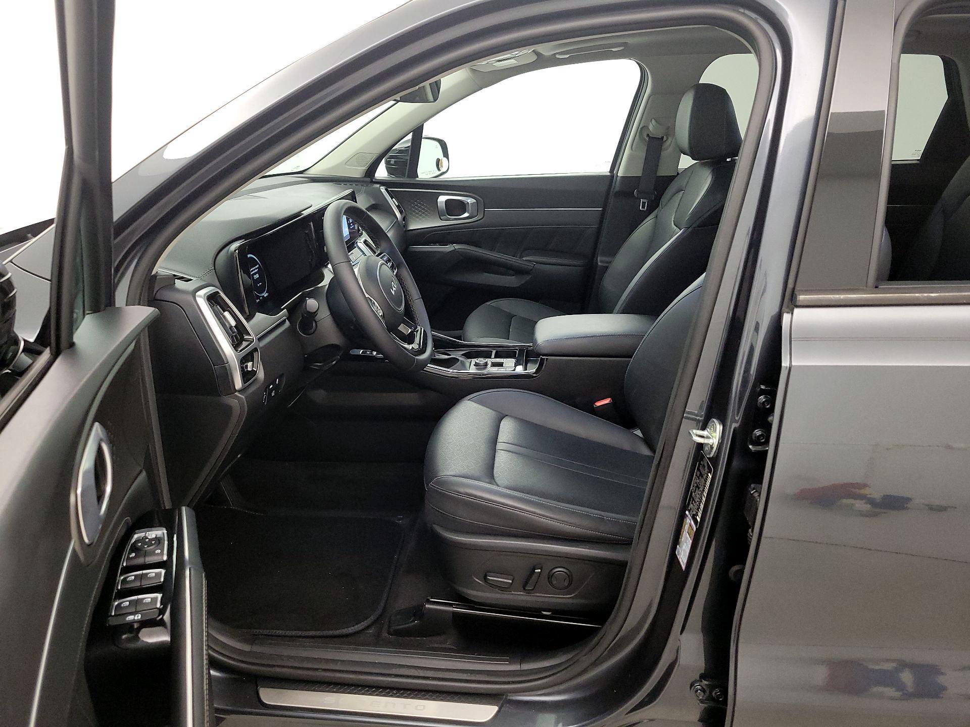 Thumbnail: 2023 Kia Sorento - 11