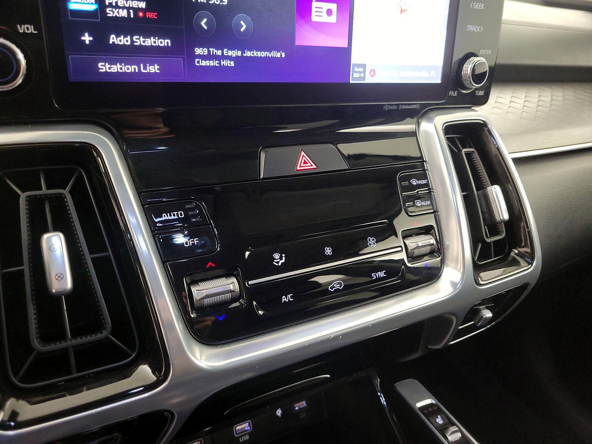 Thumbnail: 2023 Kia Sorento - 17