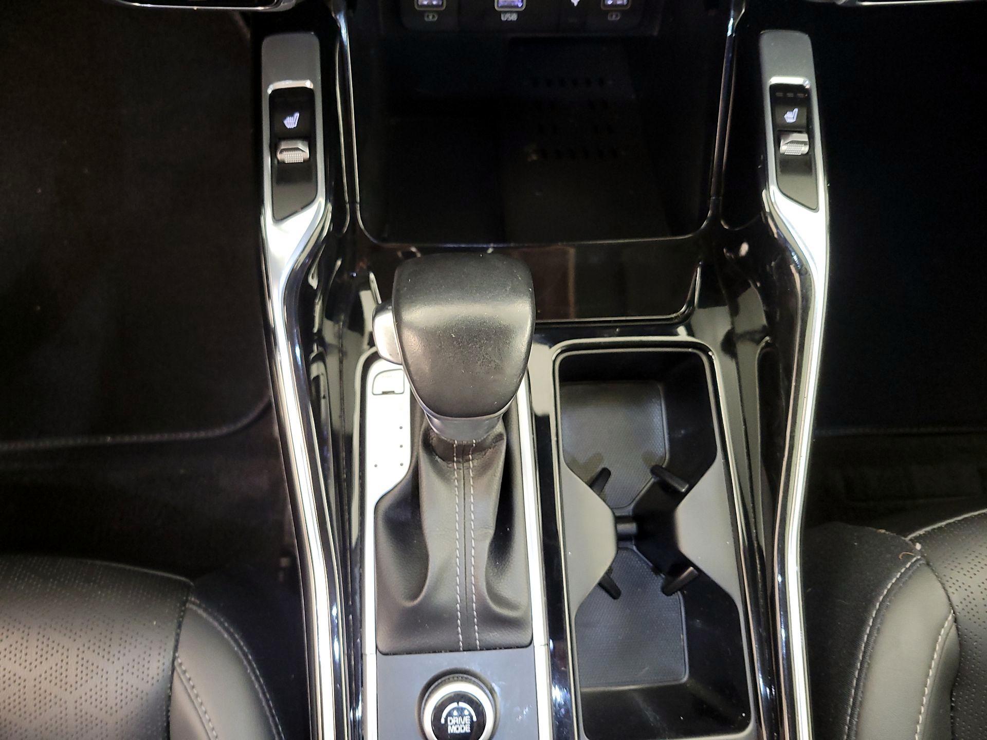 Thumbnail: 2023 Kia Sorento - 18