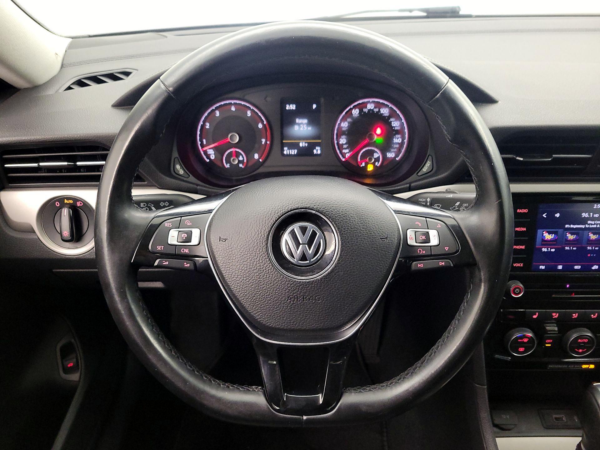 Thumbnail: 2020 Volkswagen Passat - 10