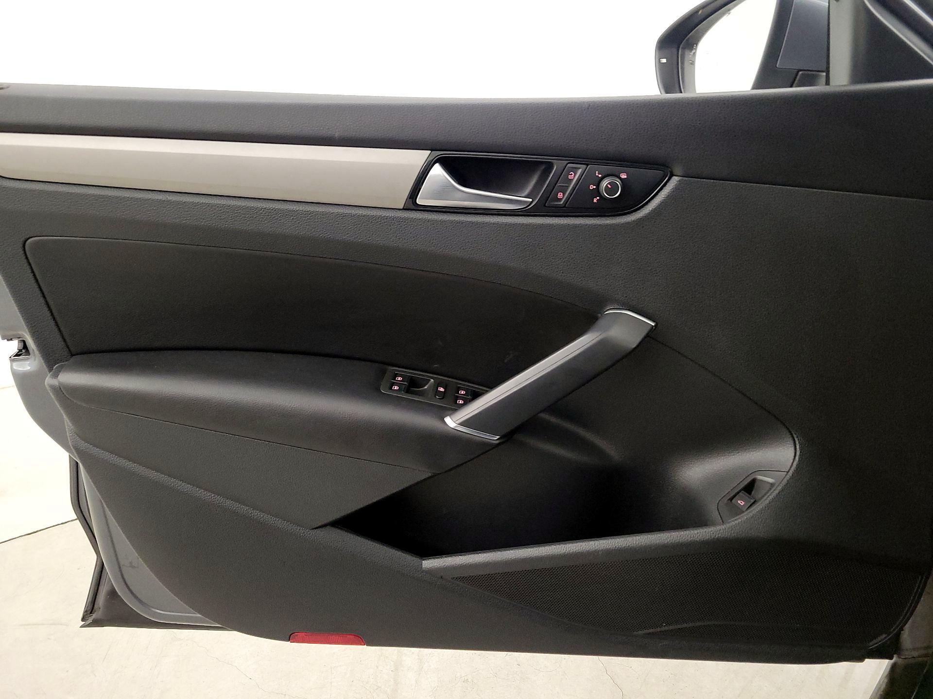 Thumbnail: 2020 Volkswagen Passat - 12