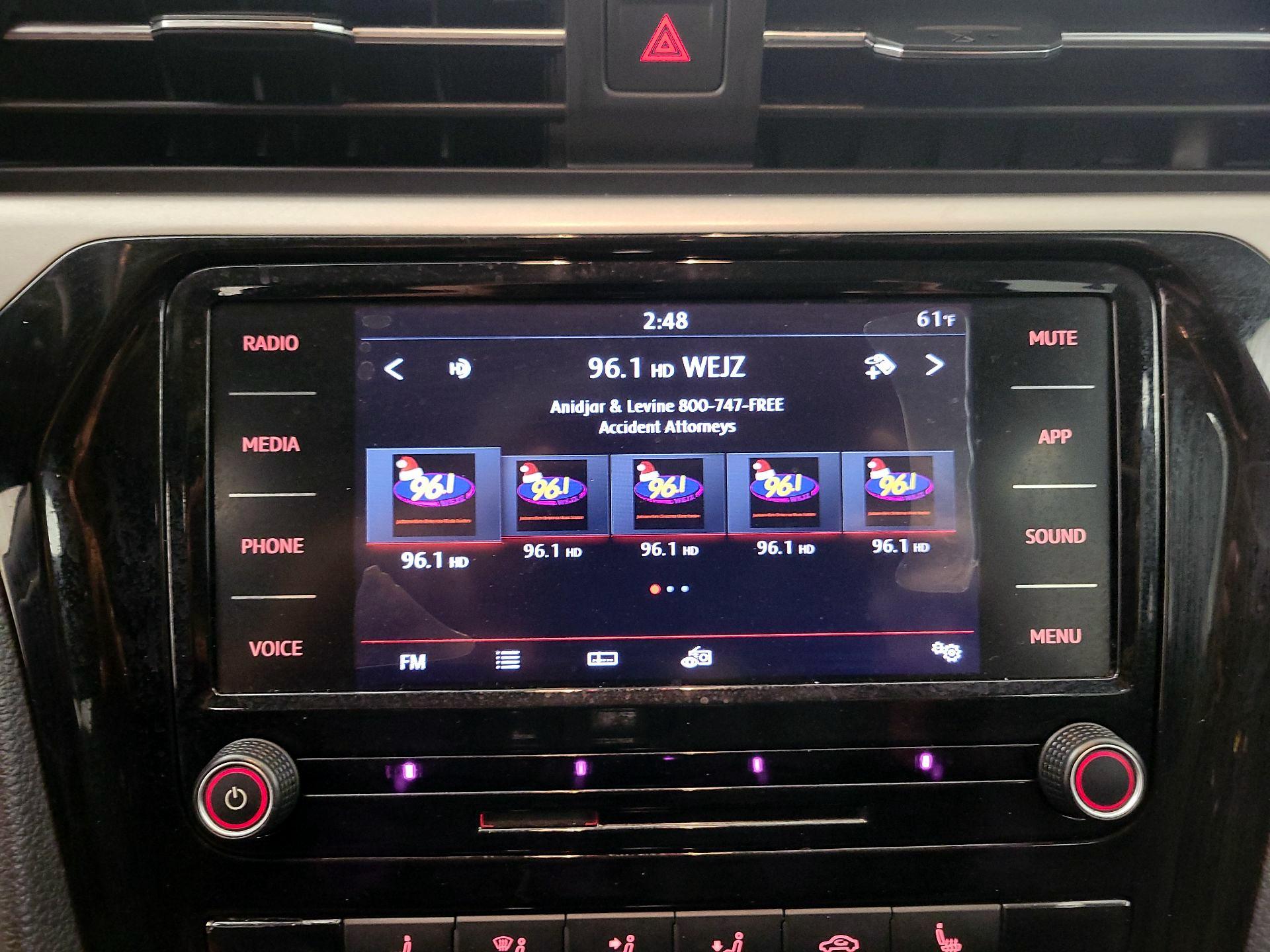 Thumbnail: 2020 Volkswagen Passat - 15