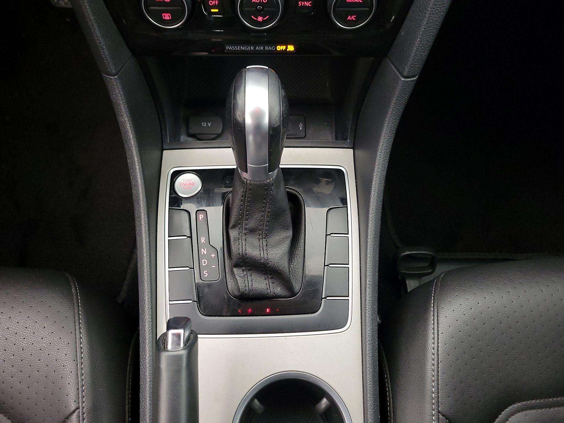 Thumbnail: 2020 Volkswagen Passat - 17