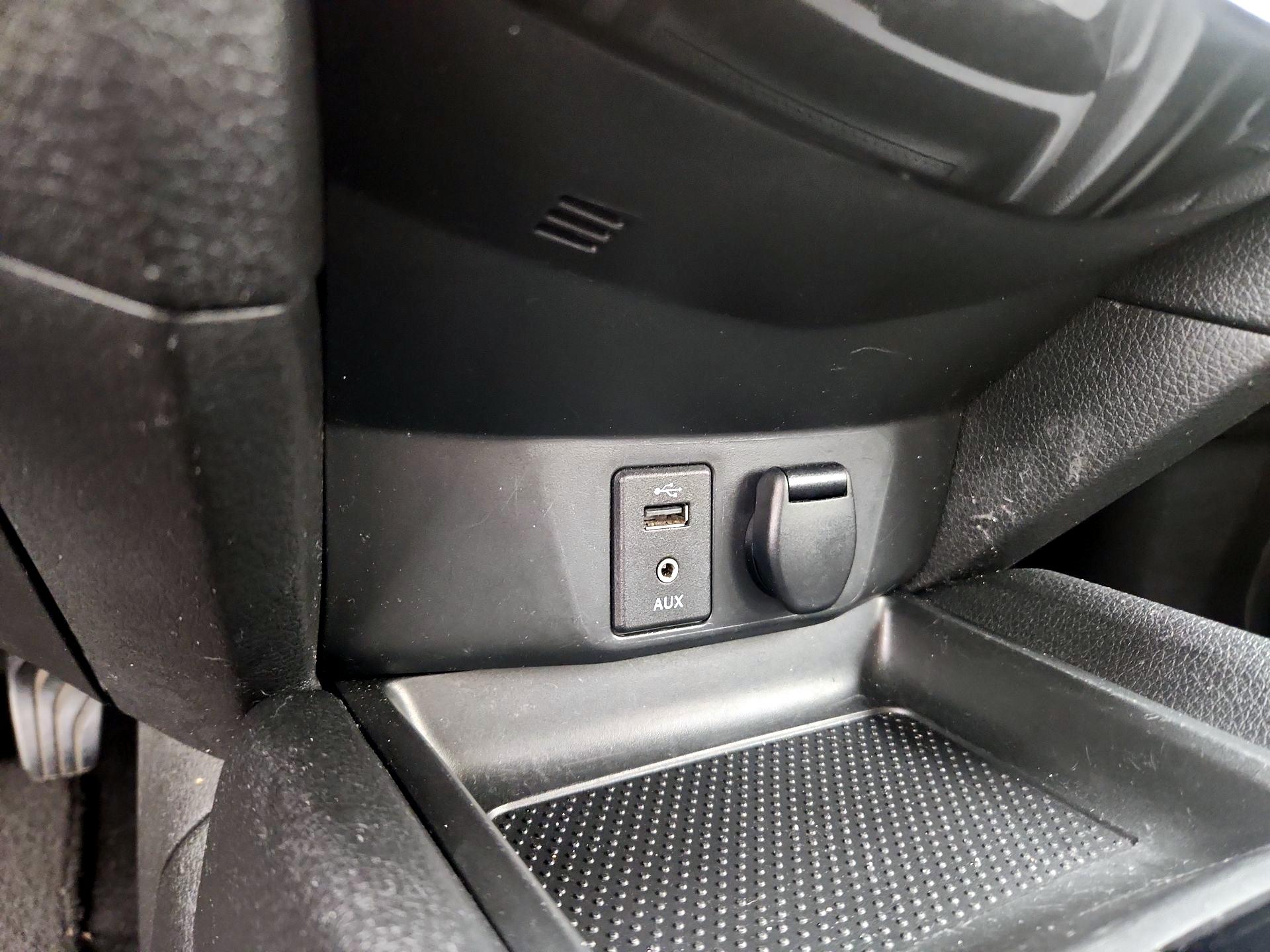 Thumbnail: 2018 Nissan Rogue Sport - 18