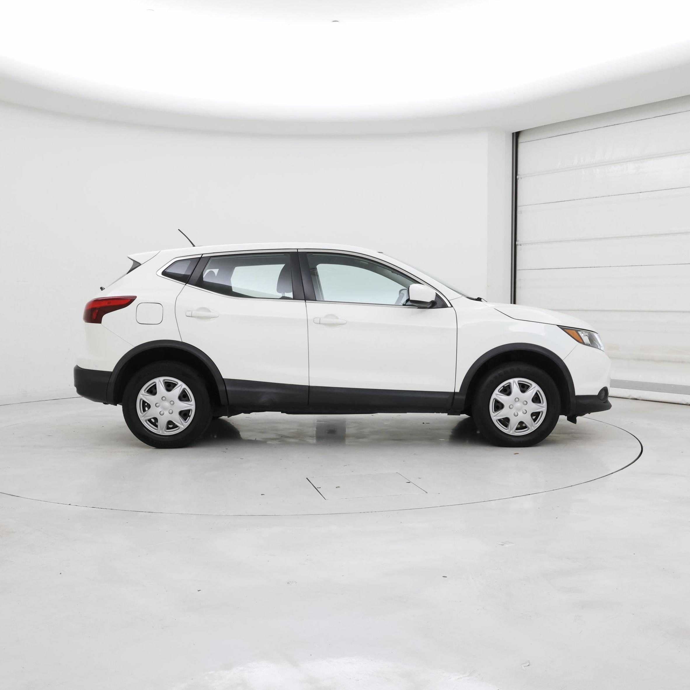 Thumbnail: 2018 Nissan Rogue Sport - 7