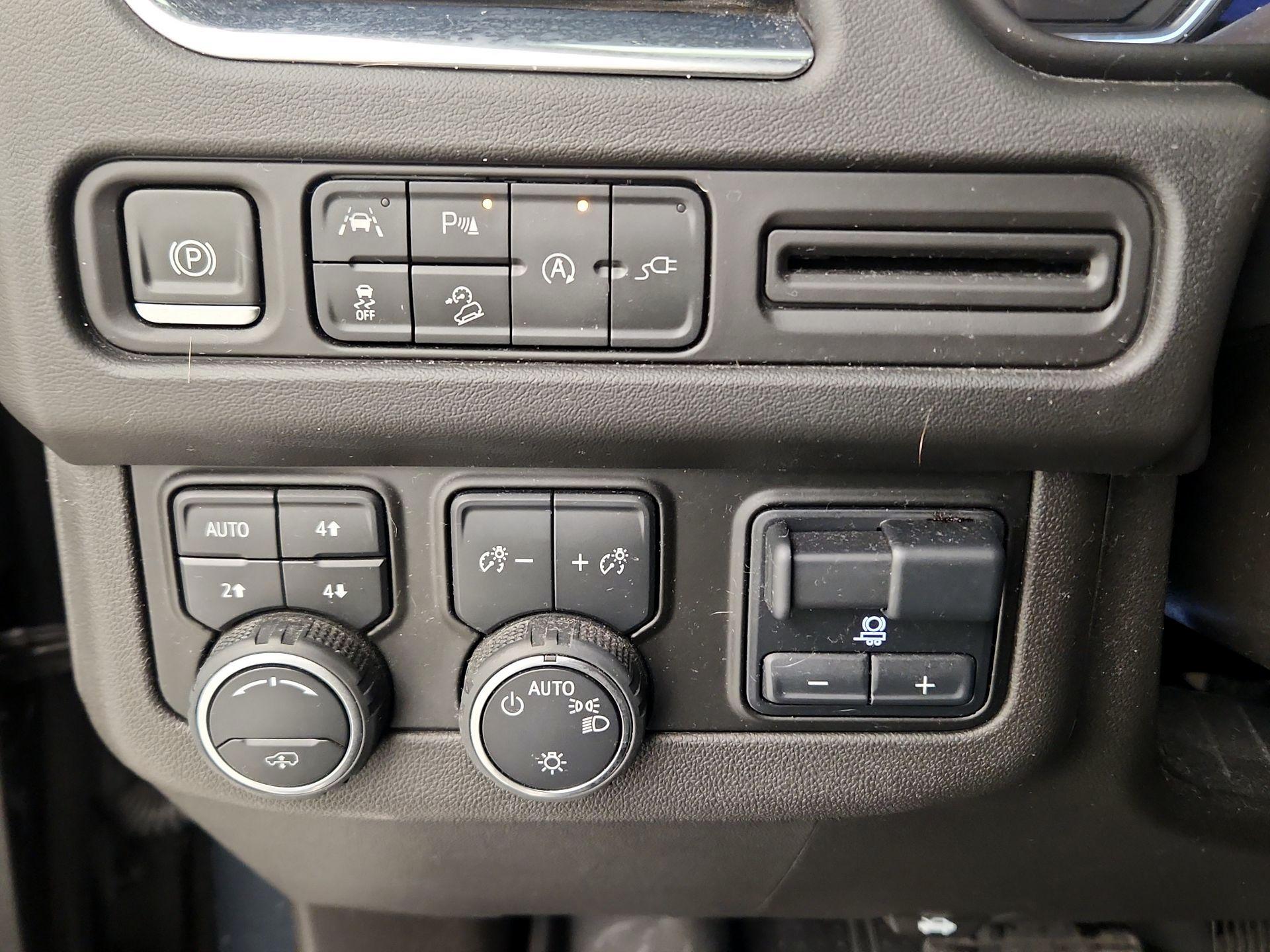 Thumbnail: 2021 Chevrolet Tahoe - 13