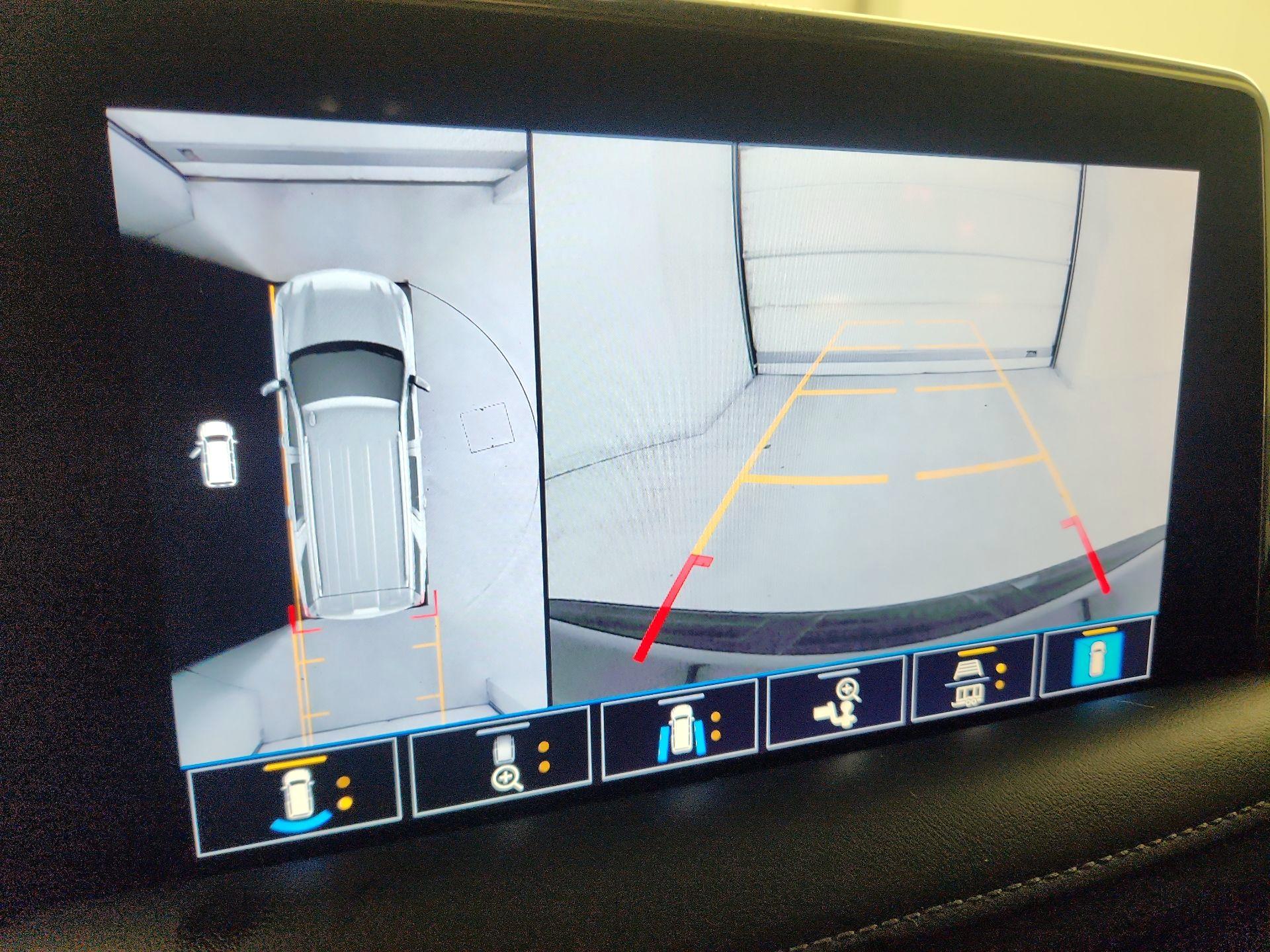 Thumbnail: 2021 Chevrolet Tahoe - 14