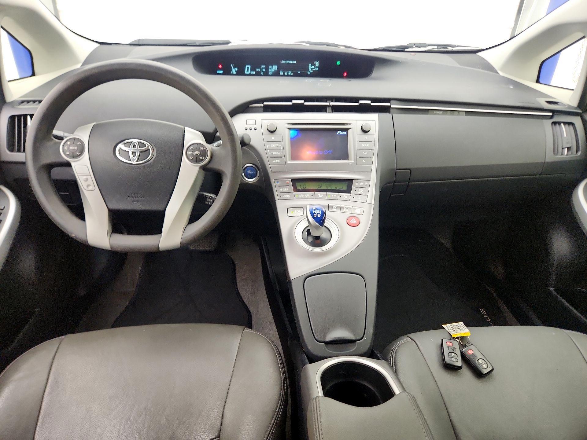 Thumbnail: 2015 Toyota Prius - 9