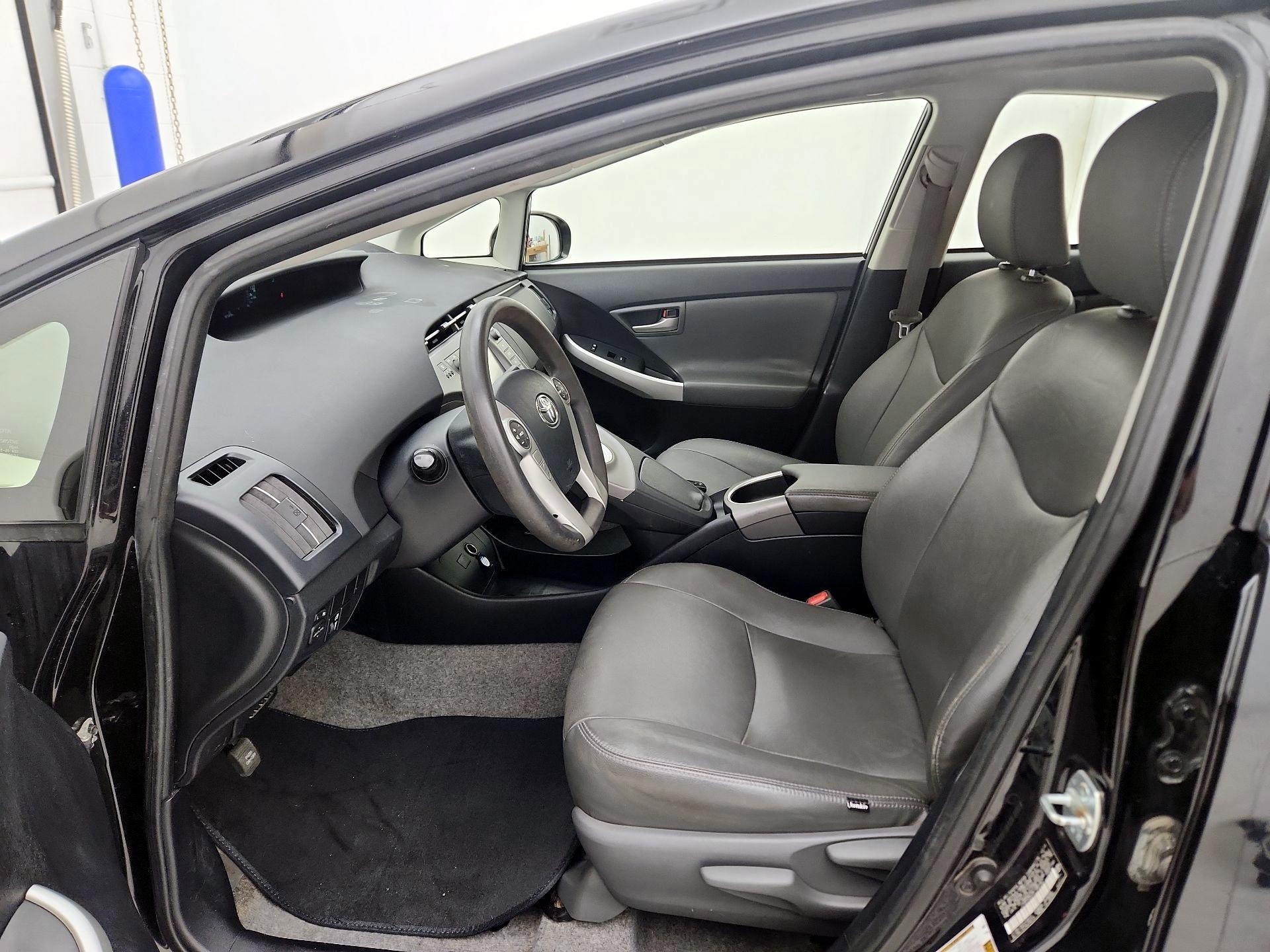 Thumbnail: 2015 Toyota Prius - 11