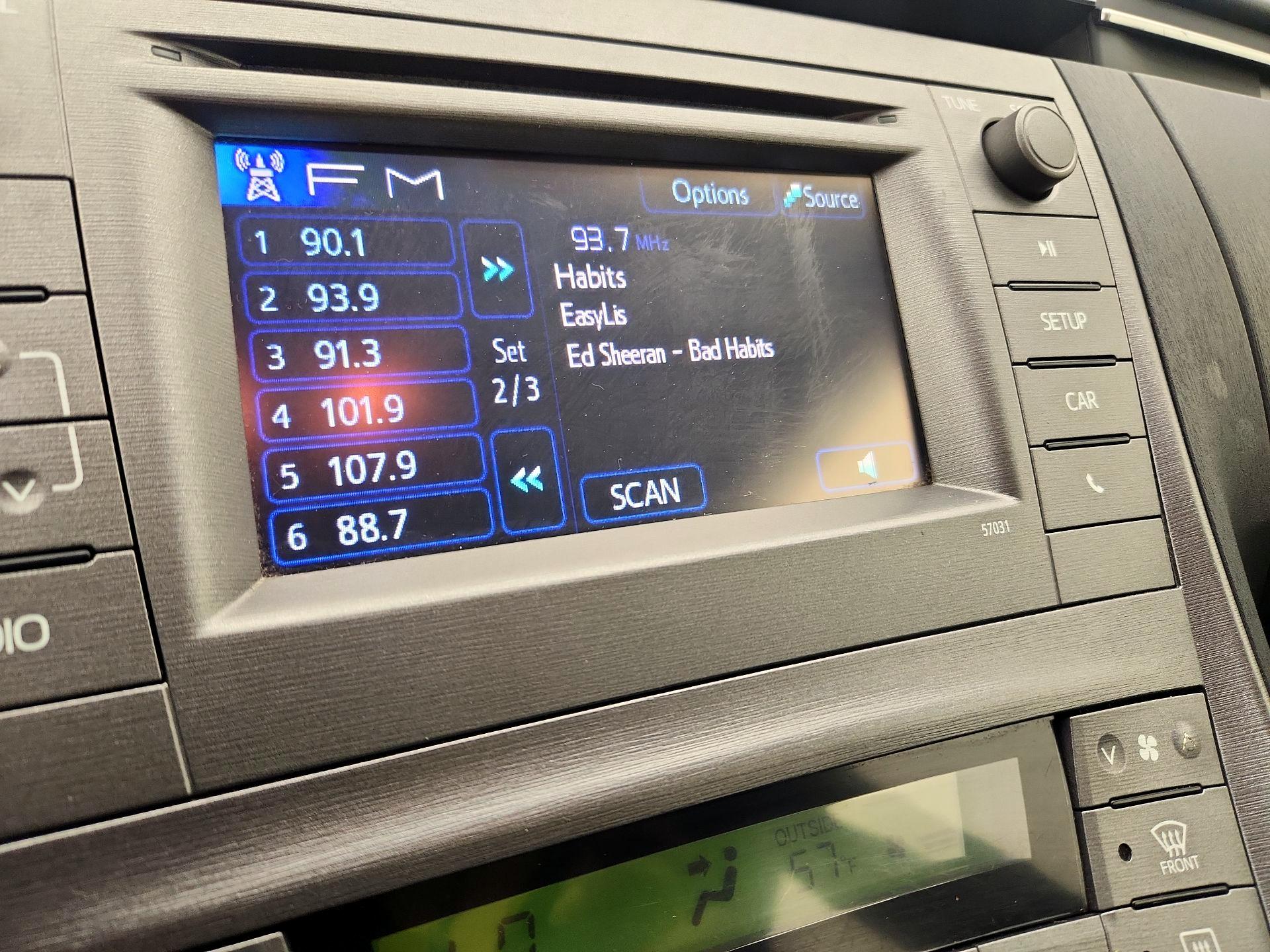 Thumbnail: 2015 Toyota Prius - 15