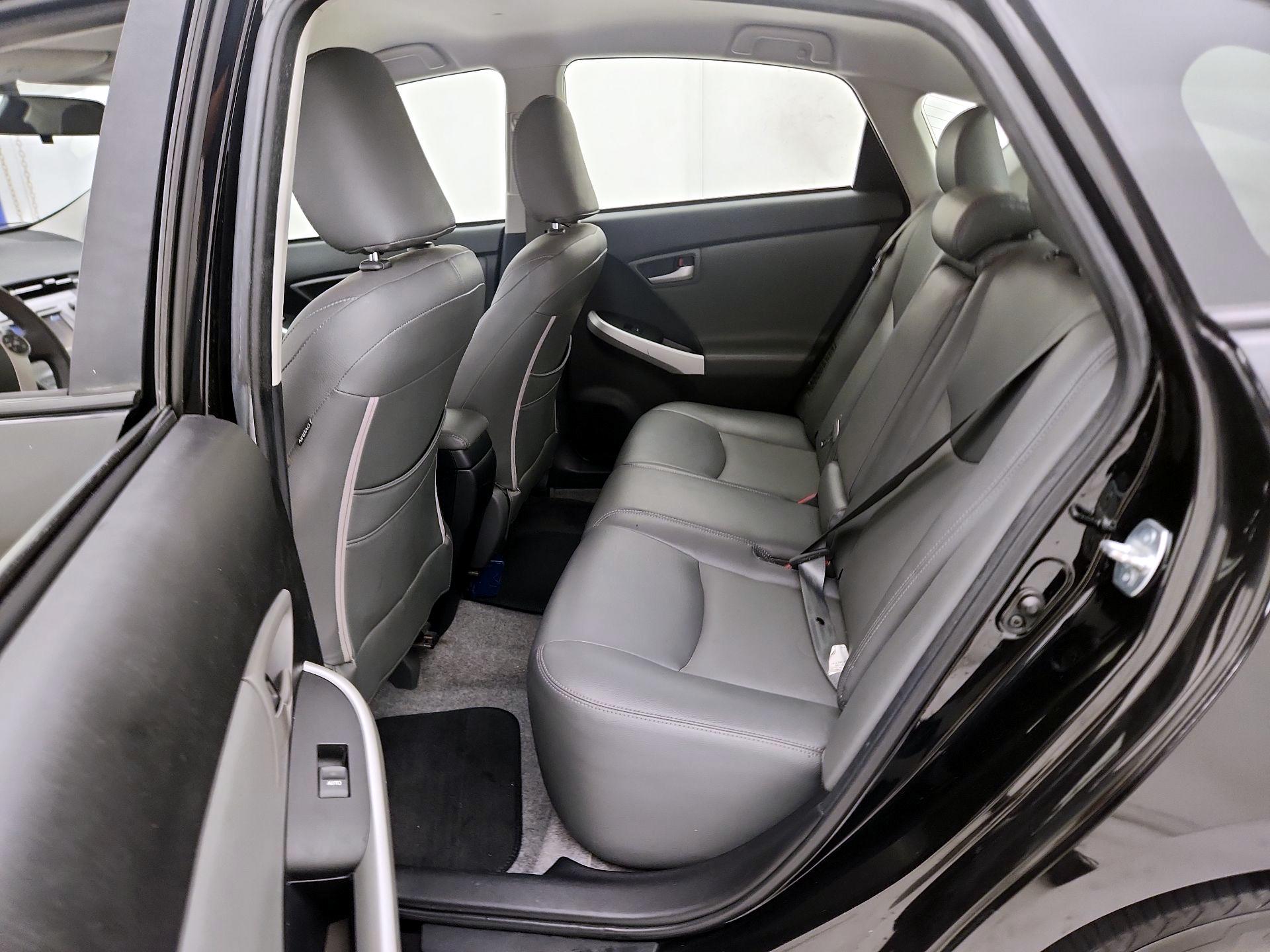 Thumbnail: 2015 Toyota Prius - 18