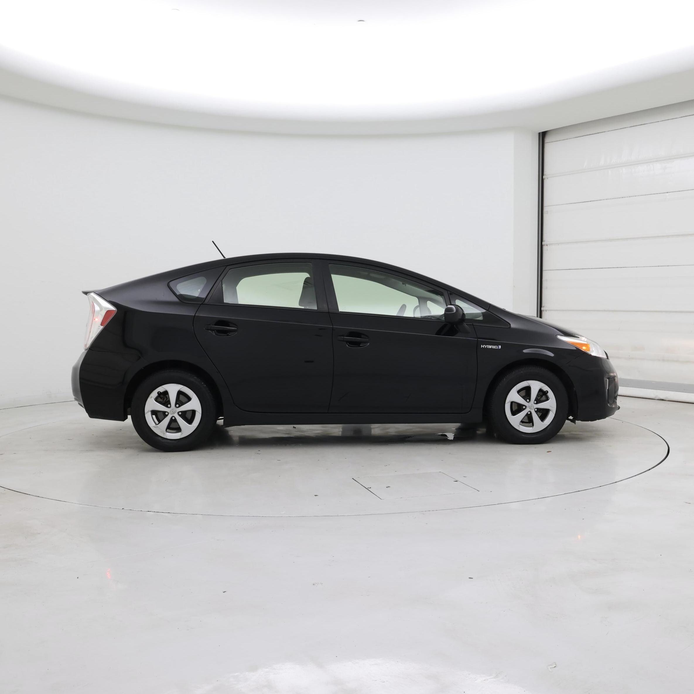 Thumbnail: 2015 Toyota Prius - 7