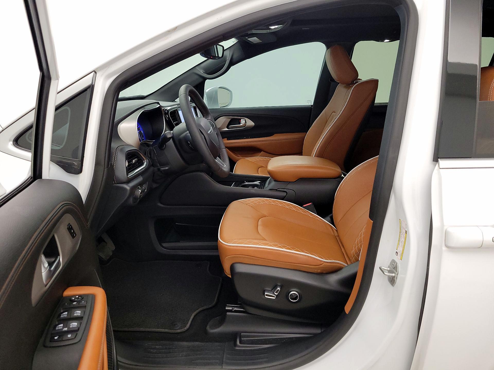 Thumbnail: 2024 Chrysler Pacifica - 11