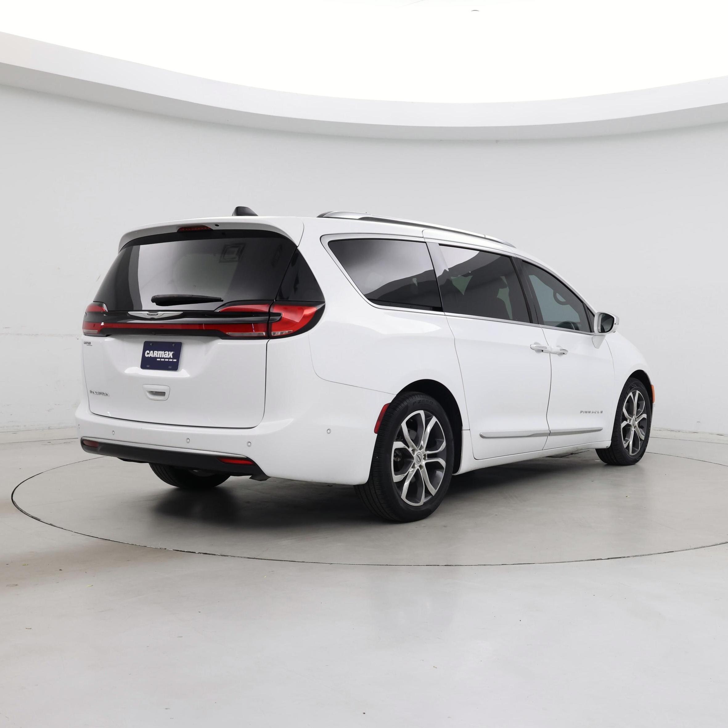 Thumbnail: 2024 Chrysler Pacifica - 8