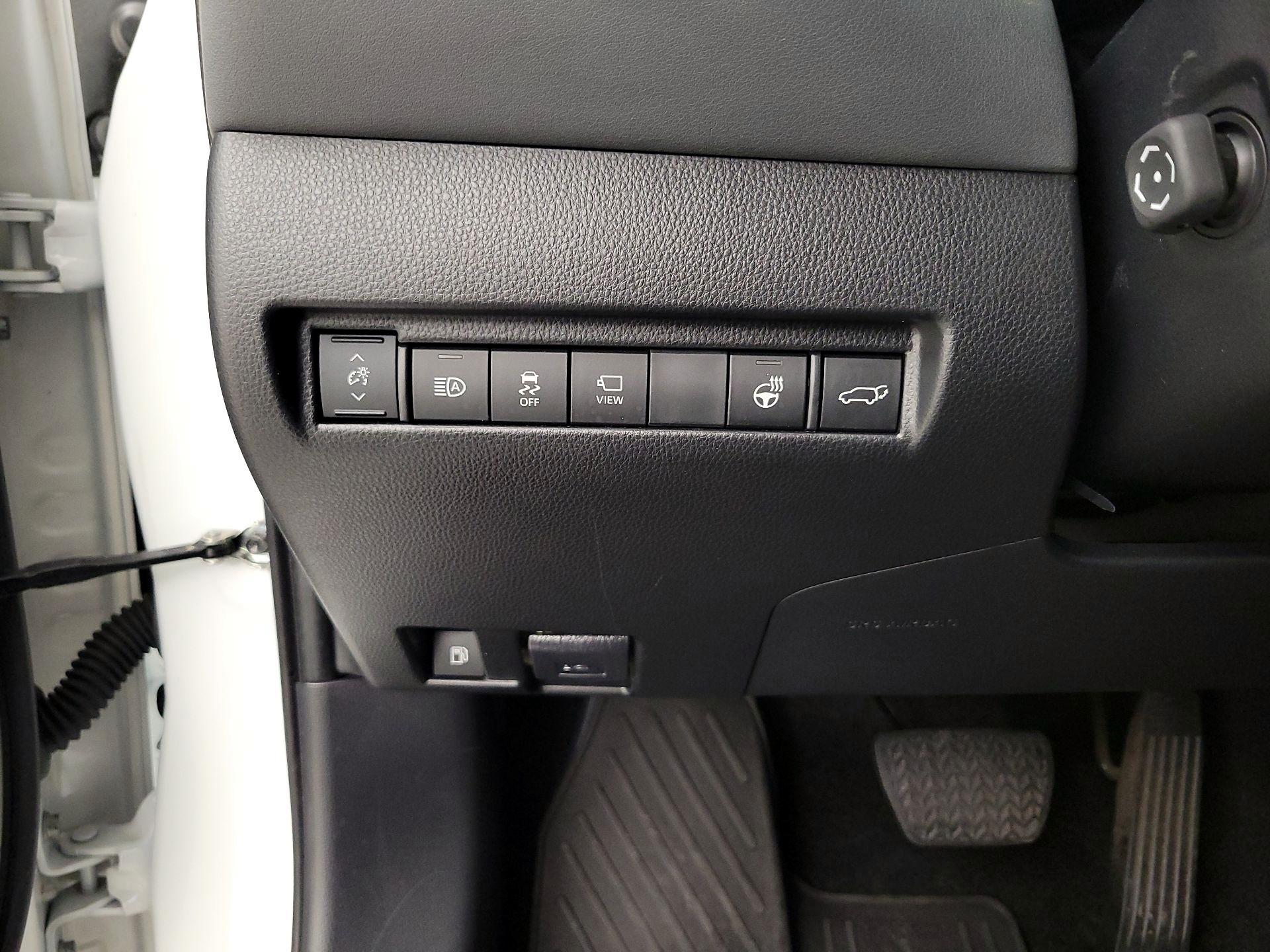 Thumbnail: 2023 Toyota Venza - 13