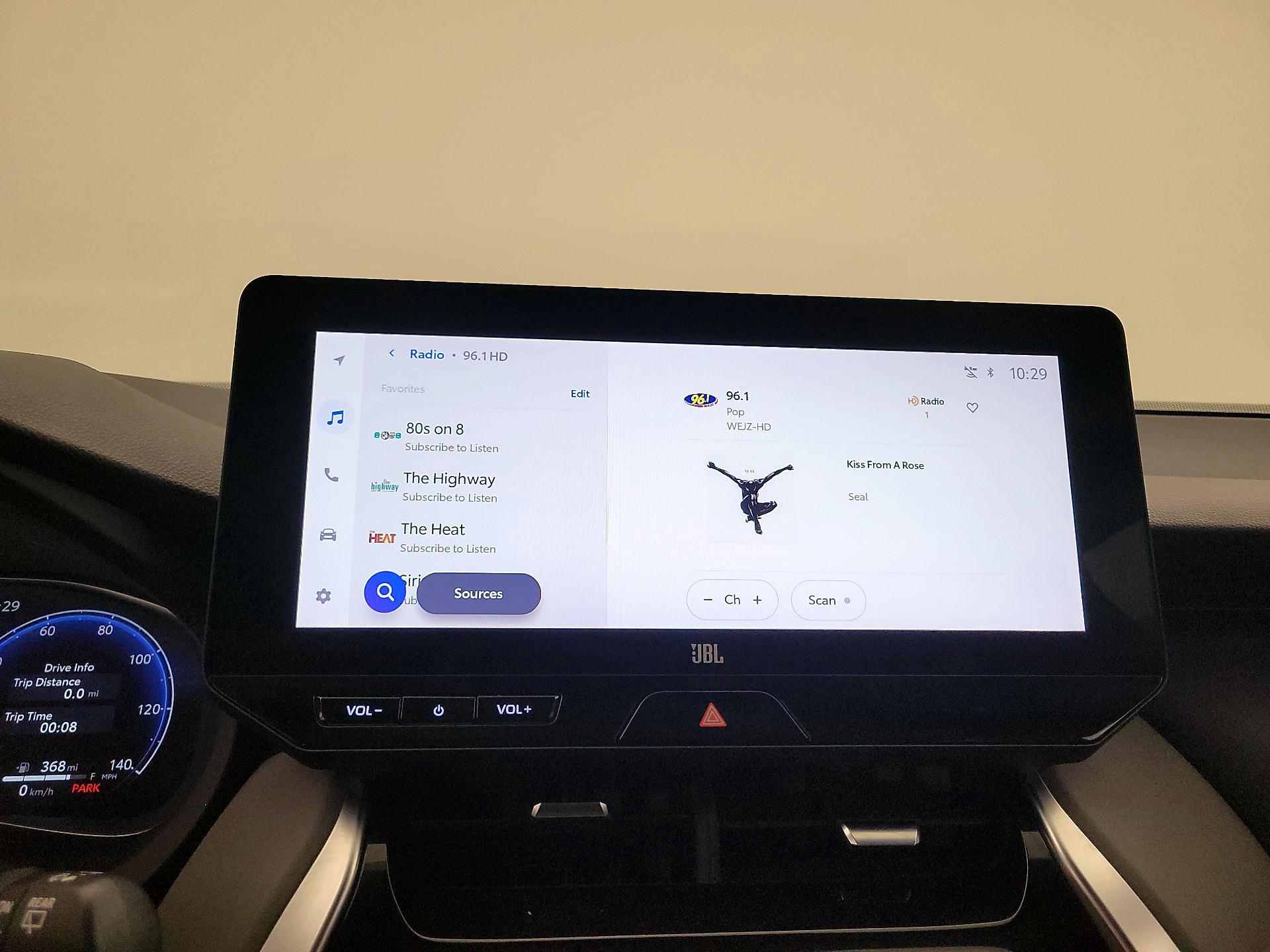 Thumbnail: 2023 Toyota Venza - 15