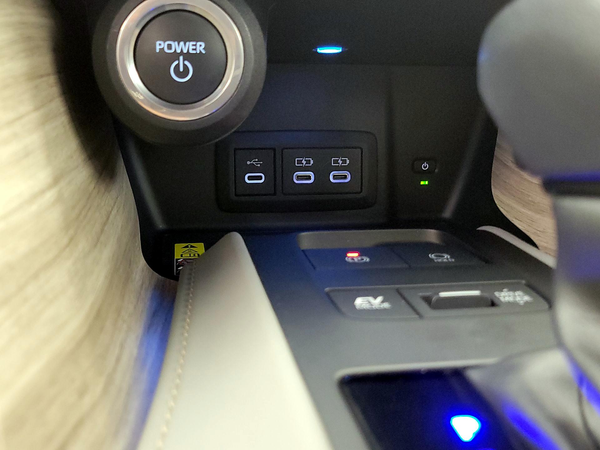 Thumbnail: 2023 Toyota Venza - 18