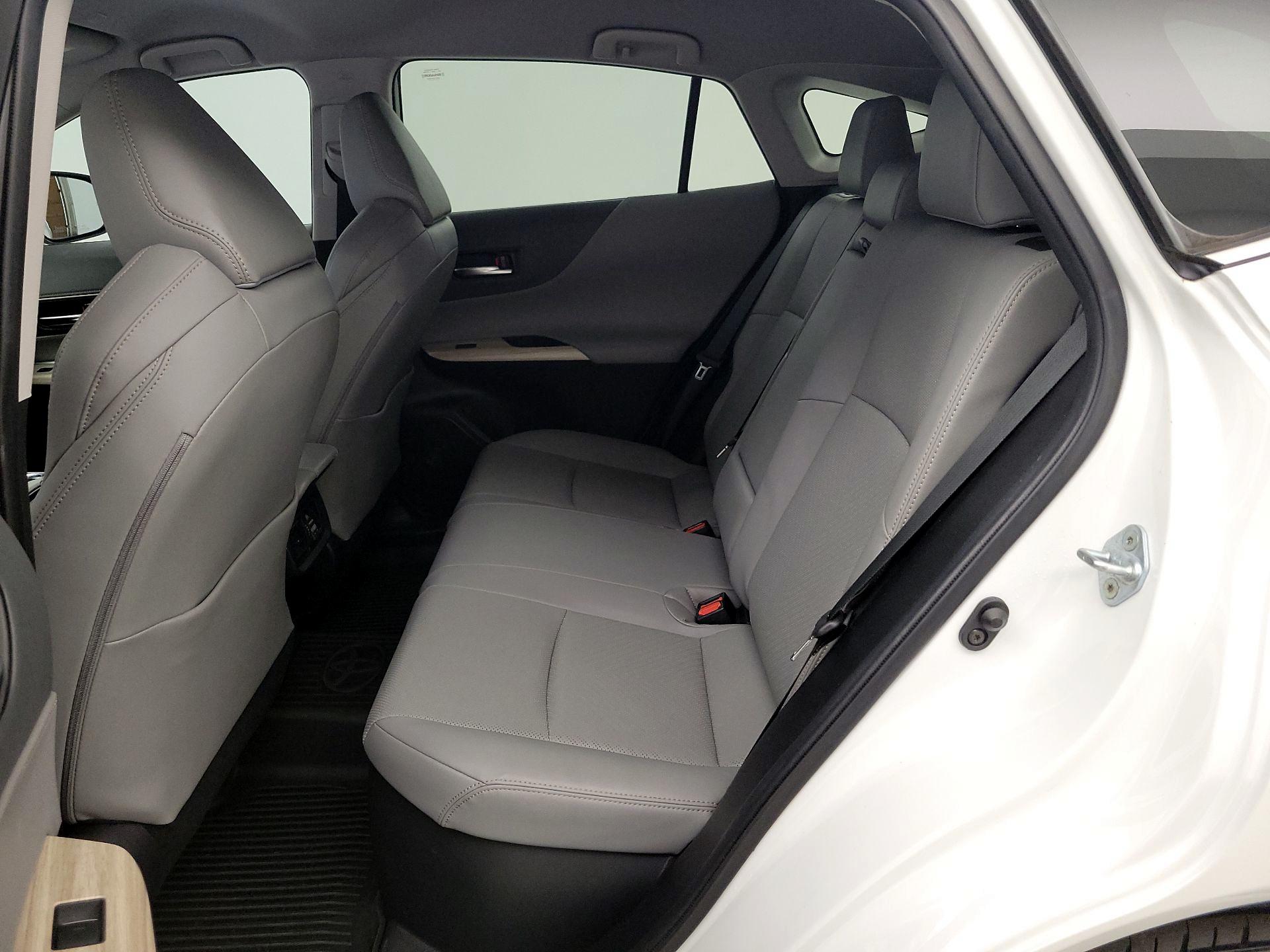 Thumbnail: 2023 Toyota Venza - 19