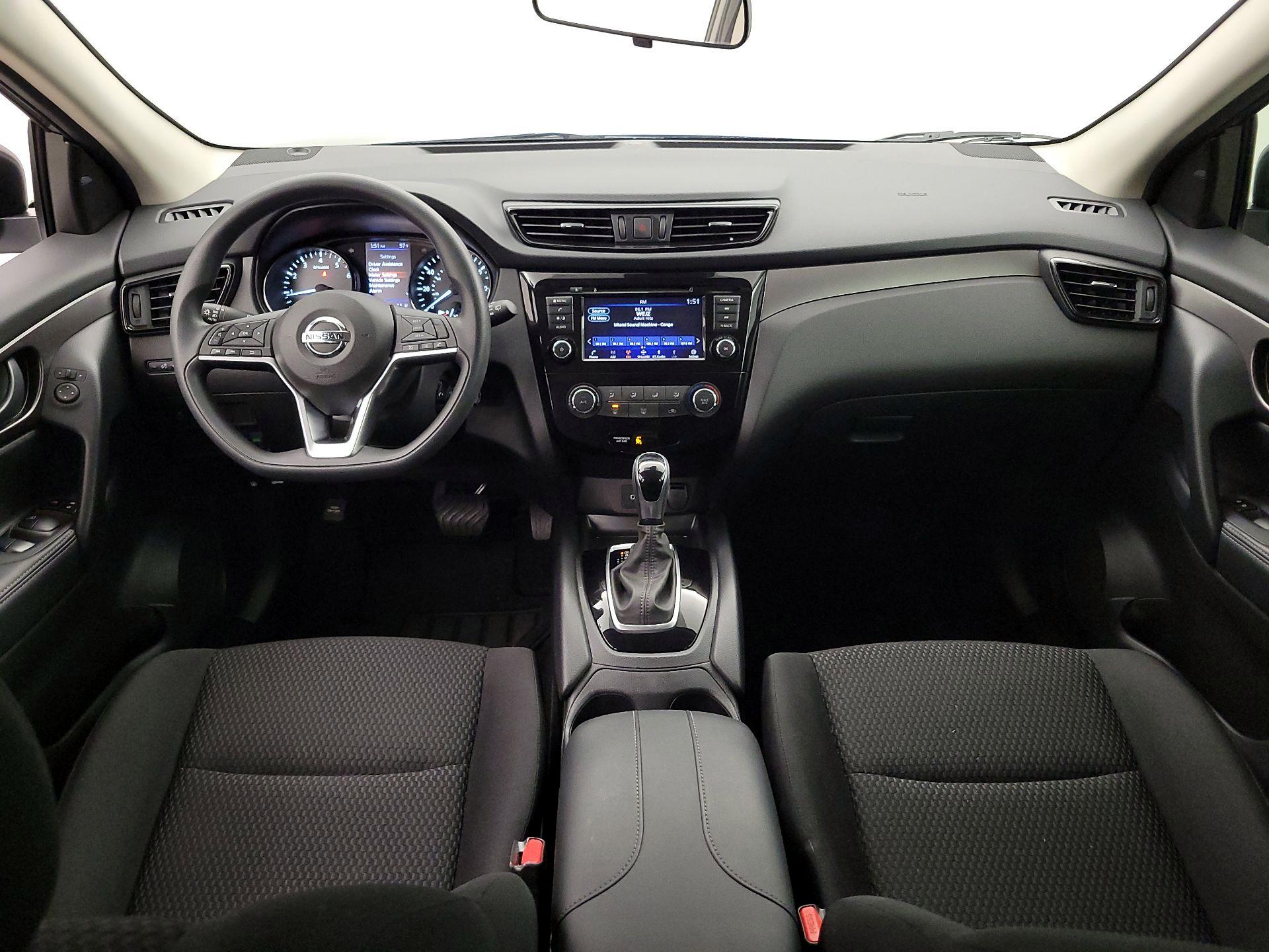 Thumbnail: 2020 Nissan Rogue Sport - 9