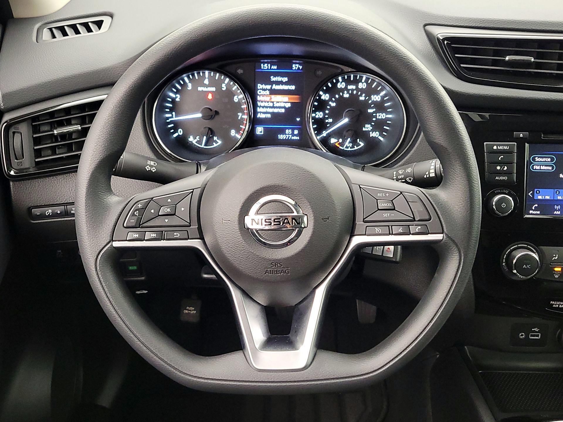 Thumbnail: 2020 Nissan Rogue Sport - 10