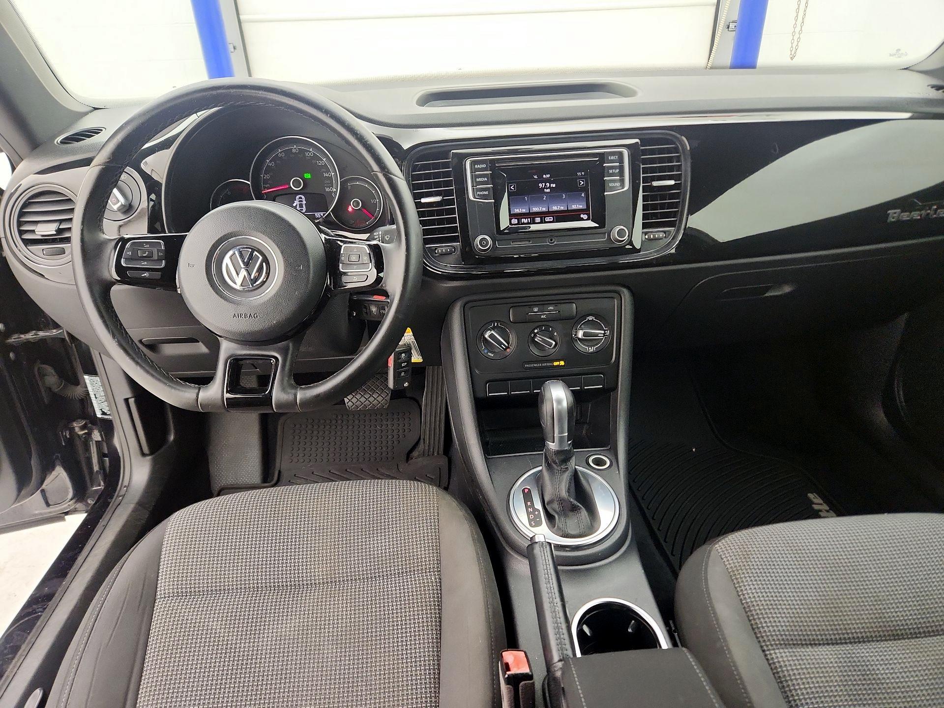 Thumbnail: 2017 Volkswagen Beetle - 9