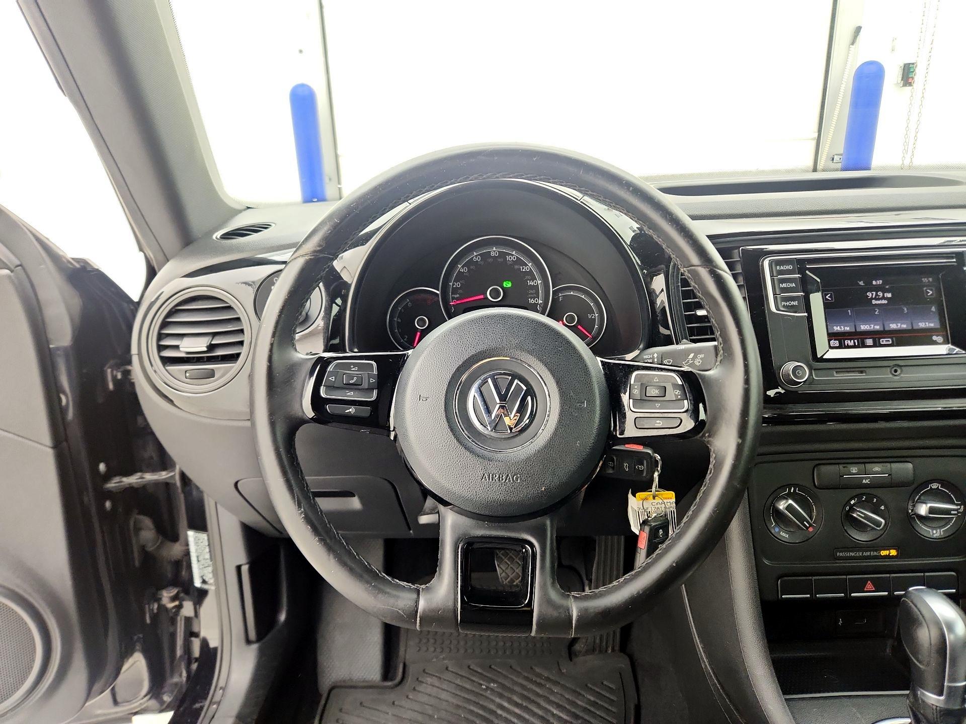 Thumbnail: 2017 Volkswagen Beetle - 10