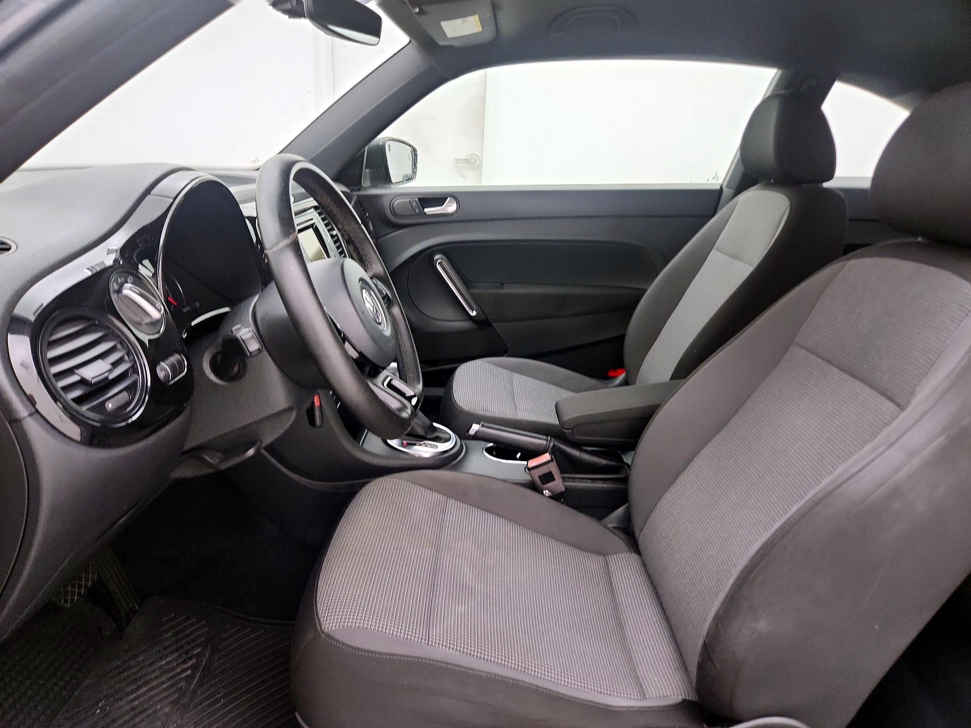 Thumbnail: 2017 Volkswagen Beetle - 11