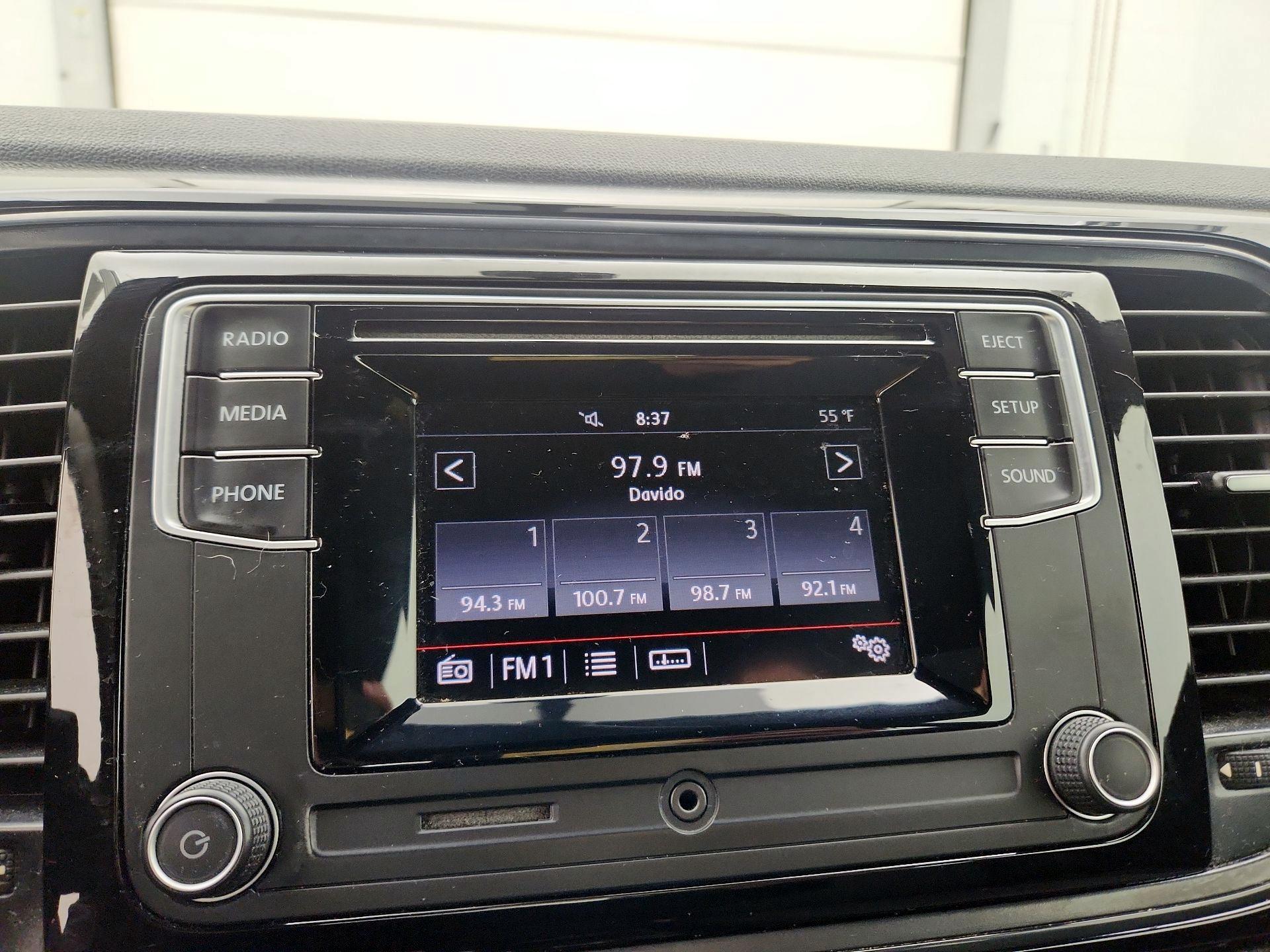 Thumbnail: 2017 Volkswagen Beetle - 15