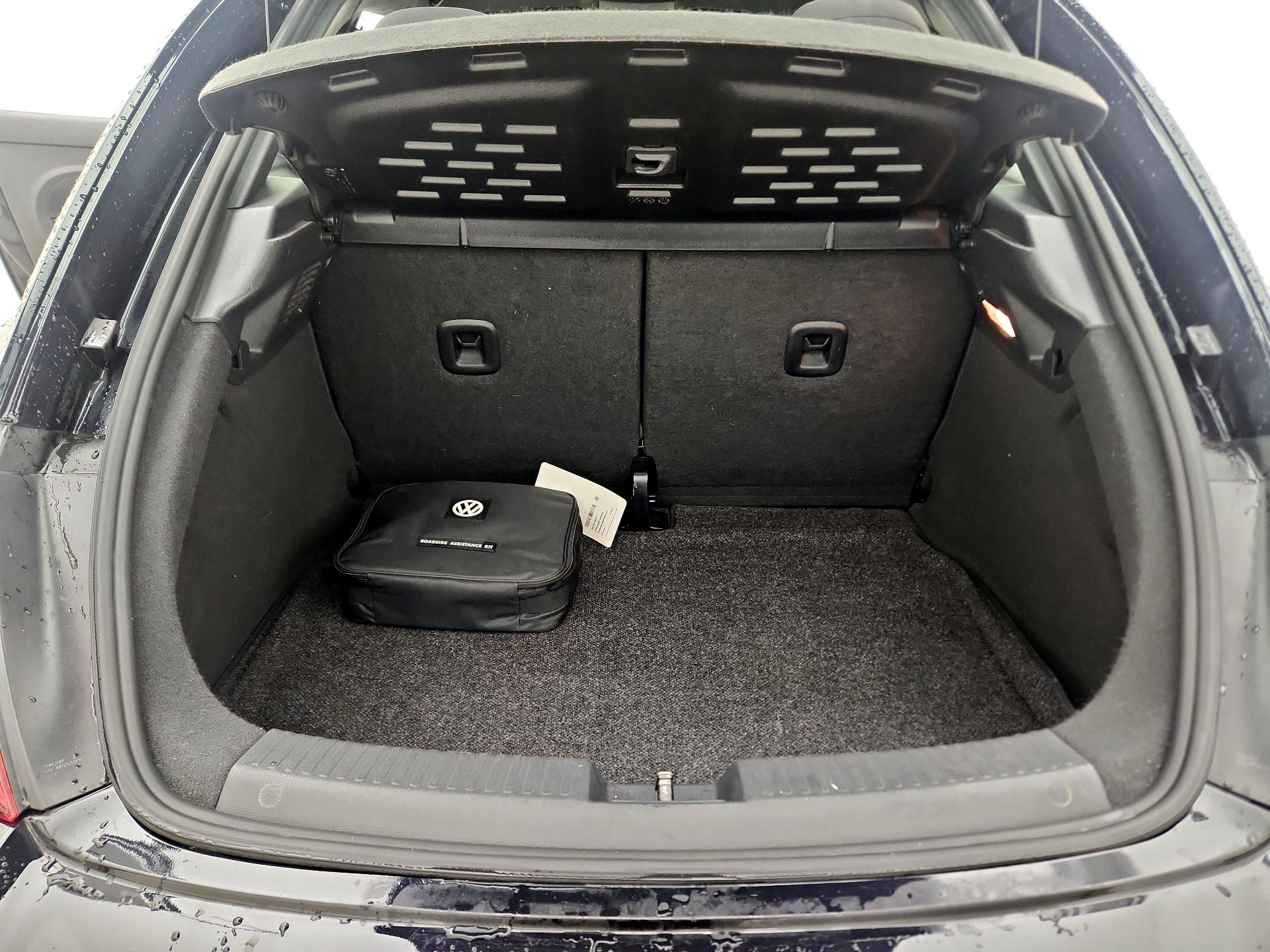 Thumbnail: 2017 Volkswagen Beetle - 19