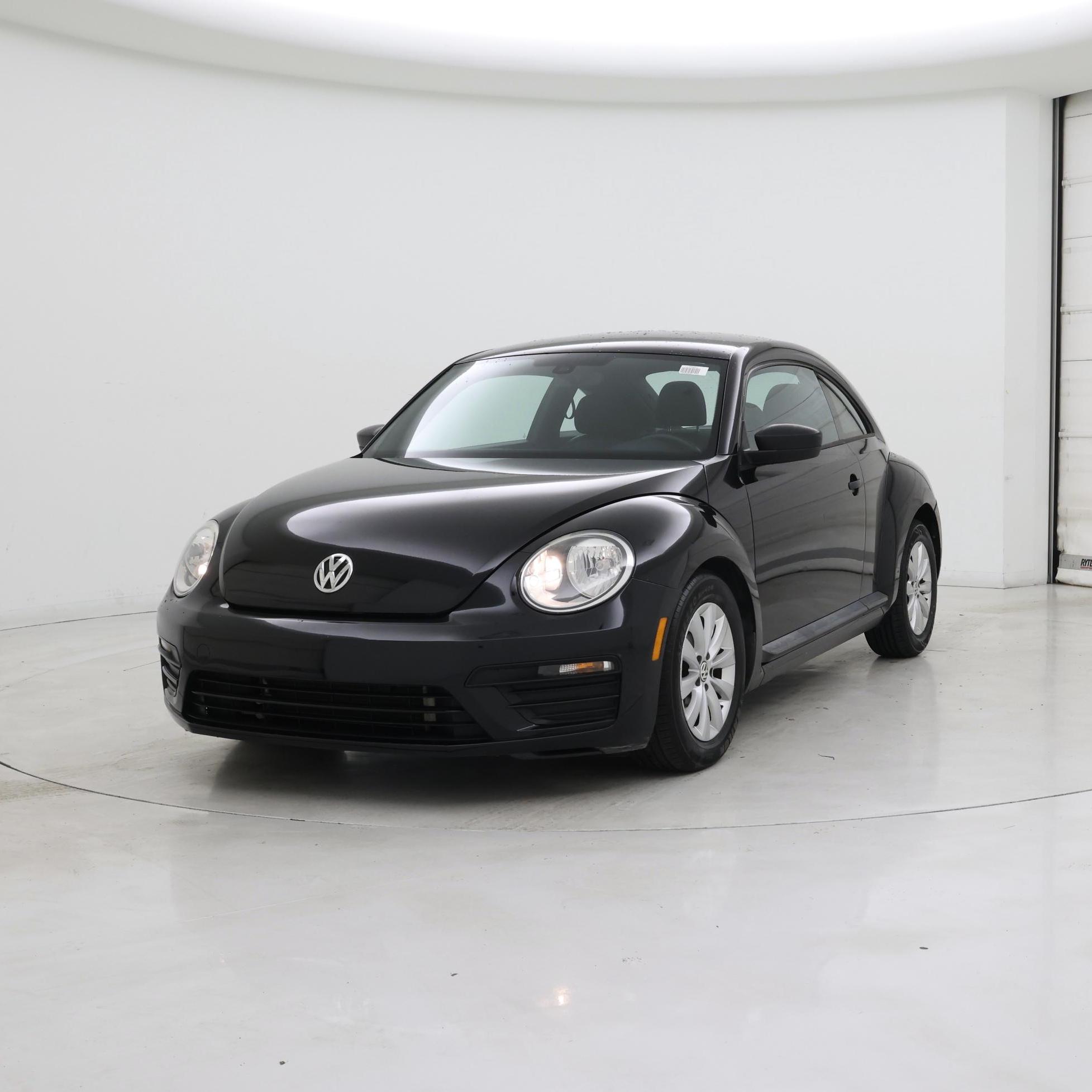 Thumbnail: 2017 Volkswagen Beetle - 4