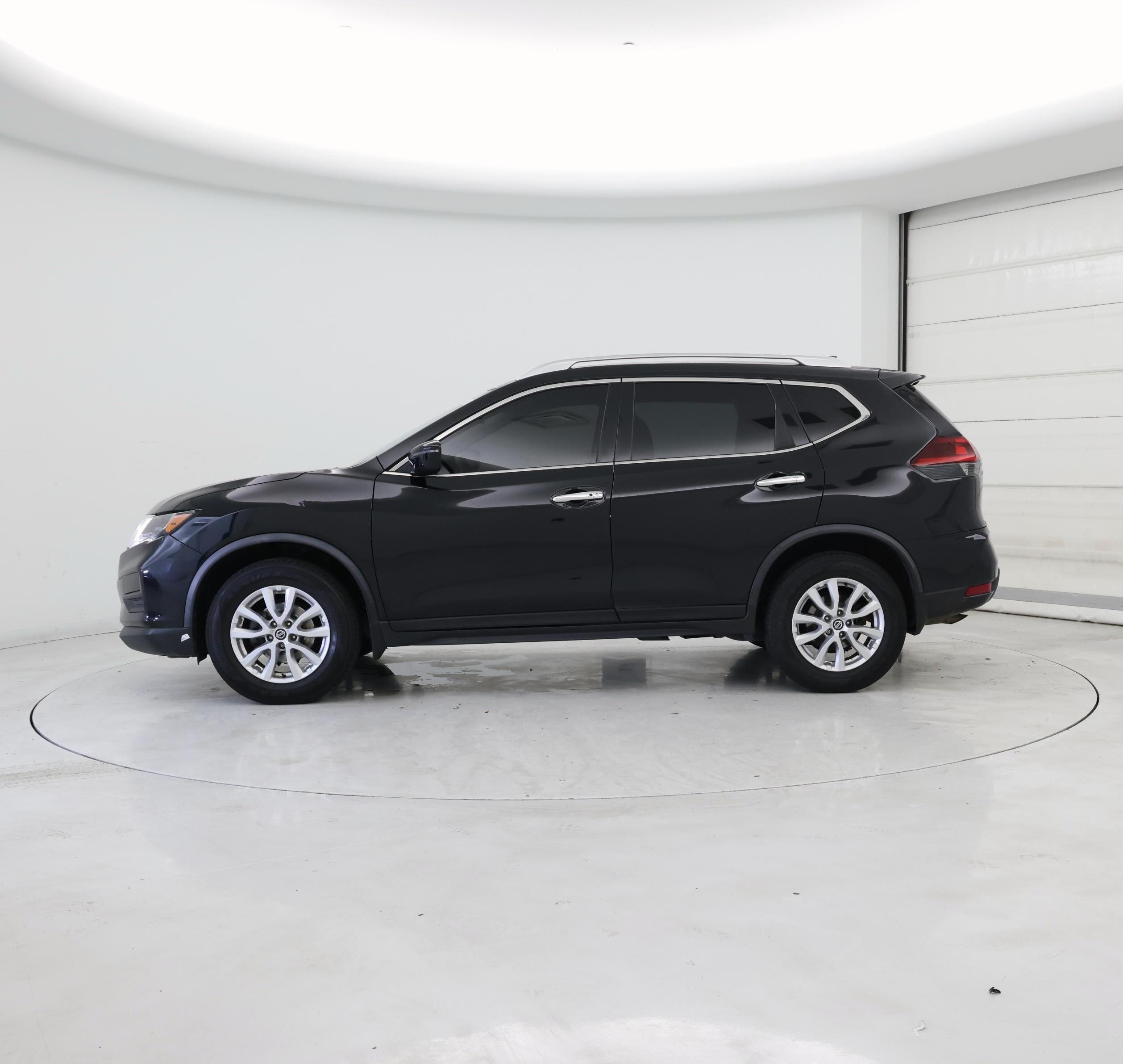 Thumbnail: 2018 Nissan Rogue - 3