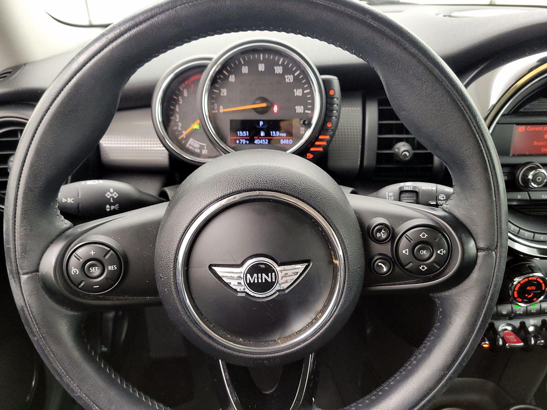 Thumbnail: 2015 MINI Cooper Hardtop - 10