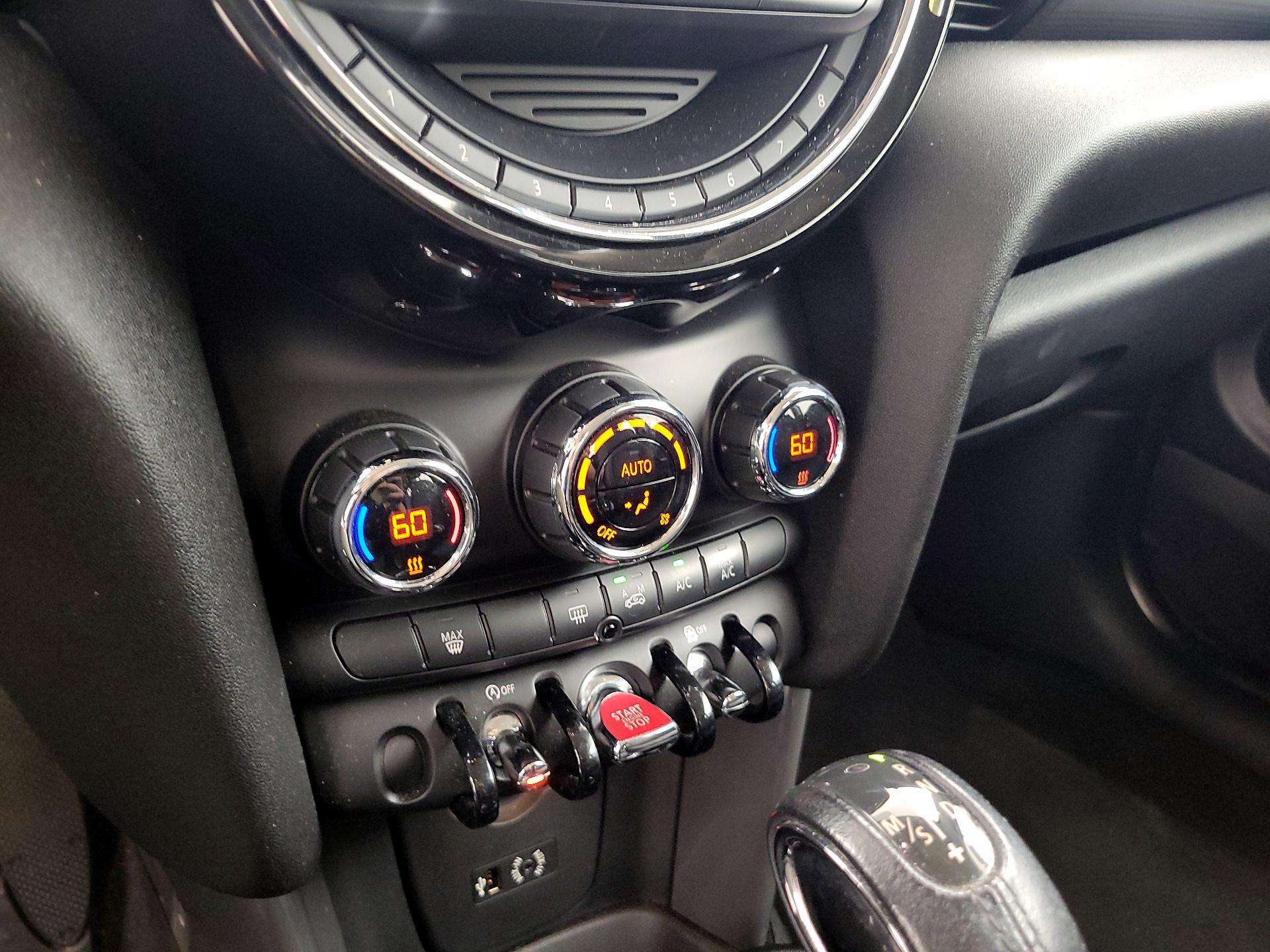 Thumbnail: 2015 MINI Cooper Hardtop - 15