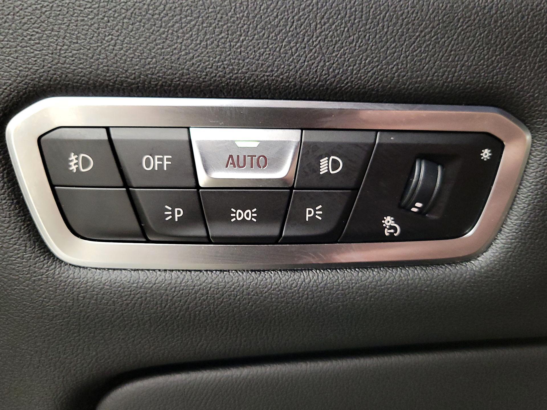 Thumbnail: 2021 BMW X5 - 13