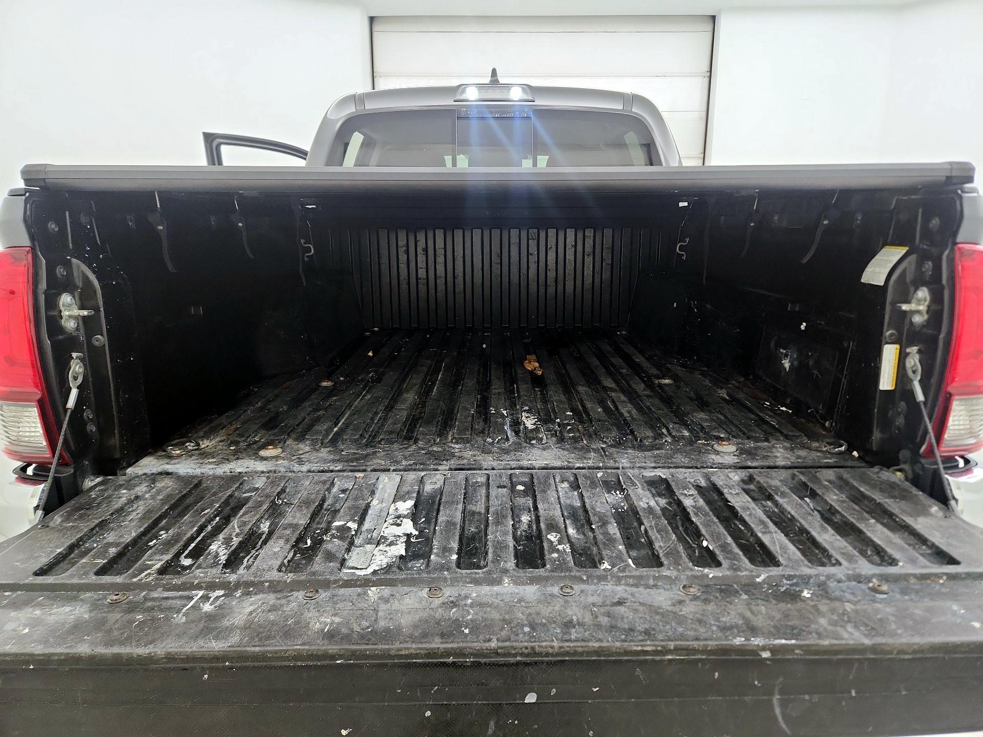 Thumbnail: 2020 Toyota Tacoma - 20