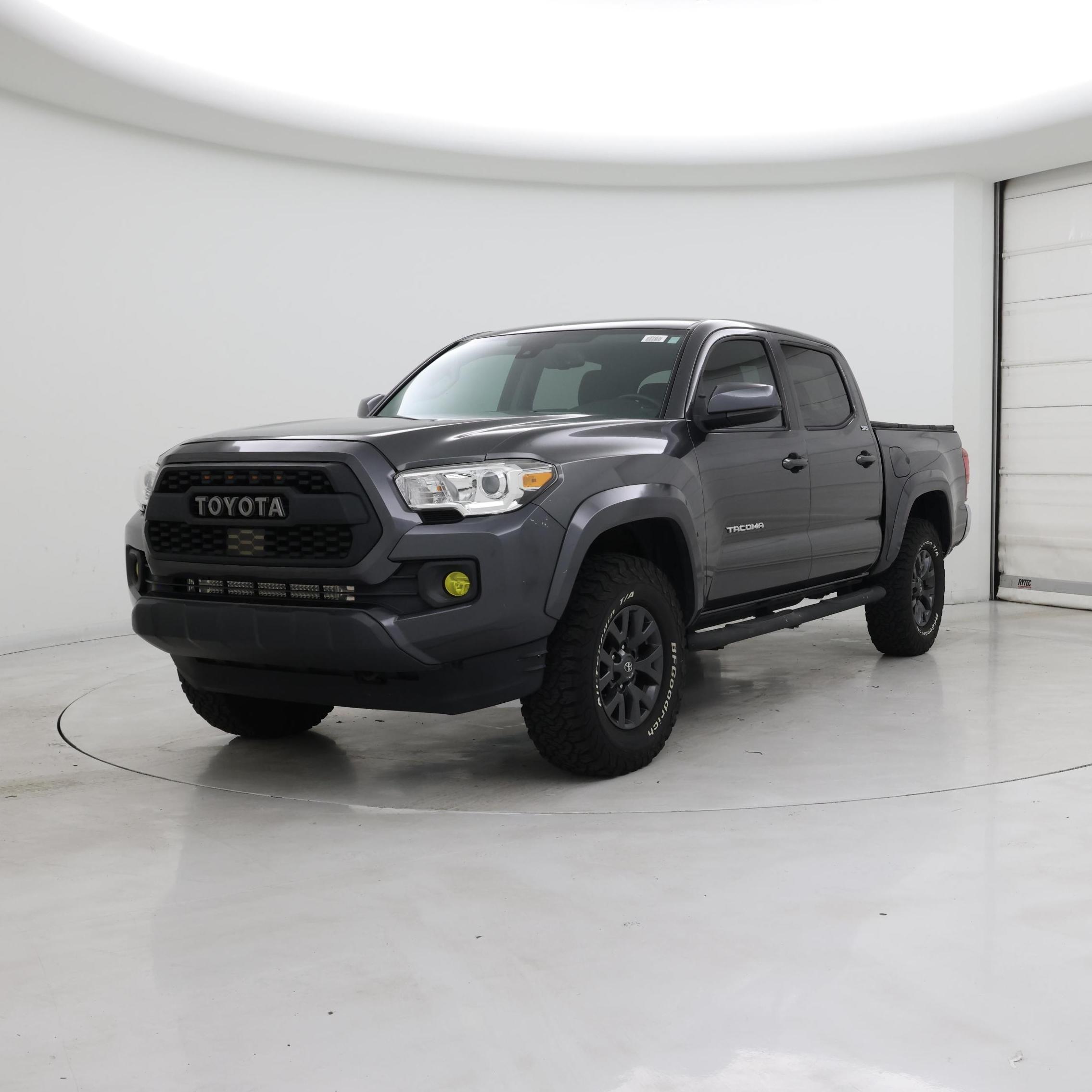 Thumbnail: 2020 Toyota Tacoma - 4
