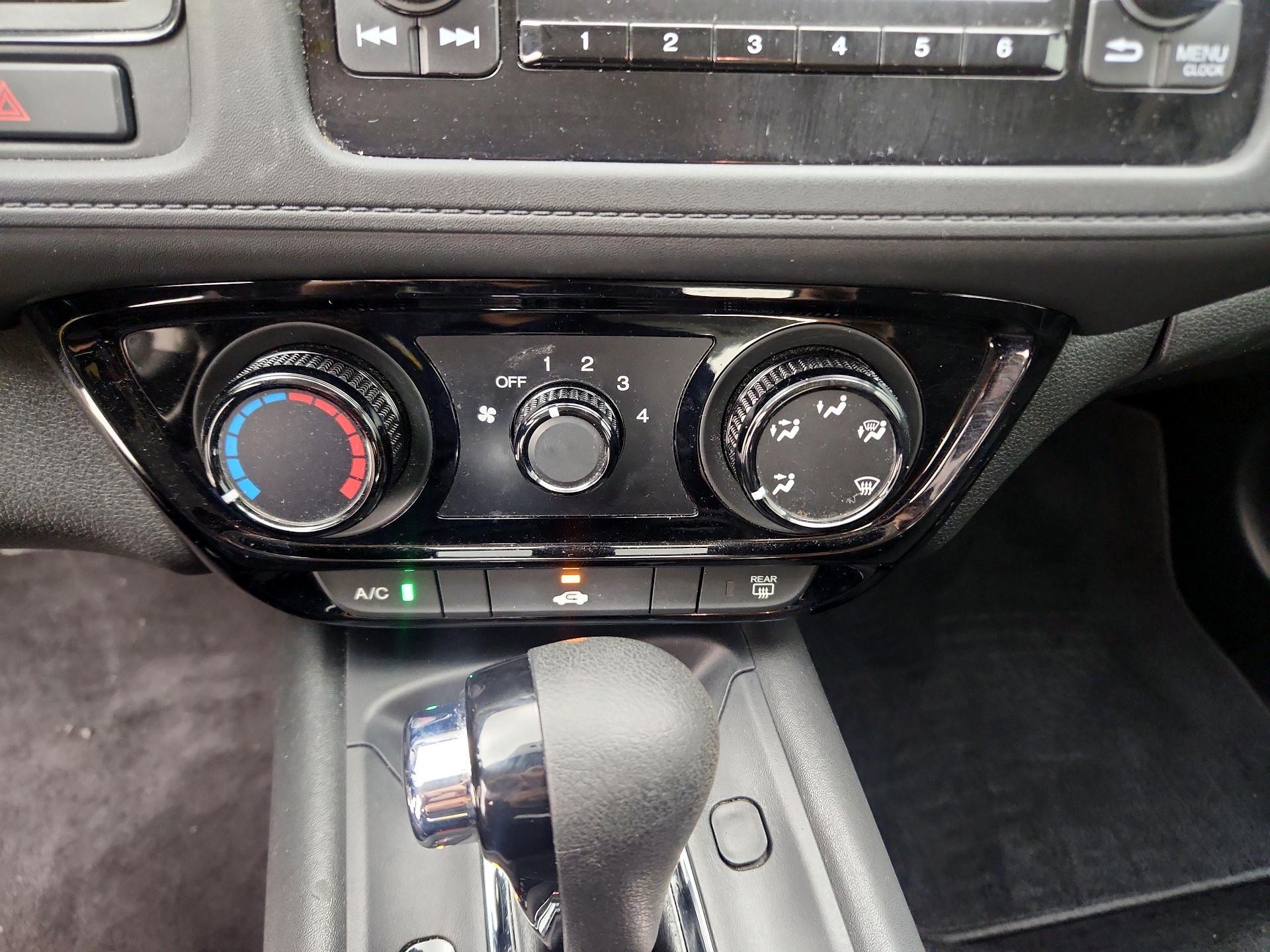 Thumbnail: 2016 Honda HR-V - 16