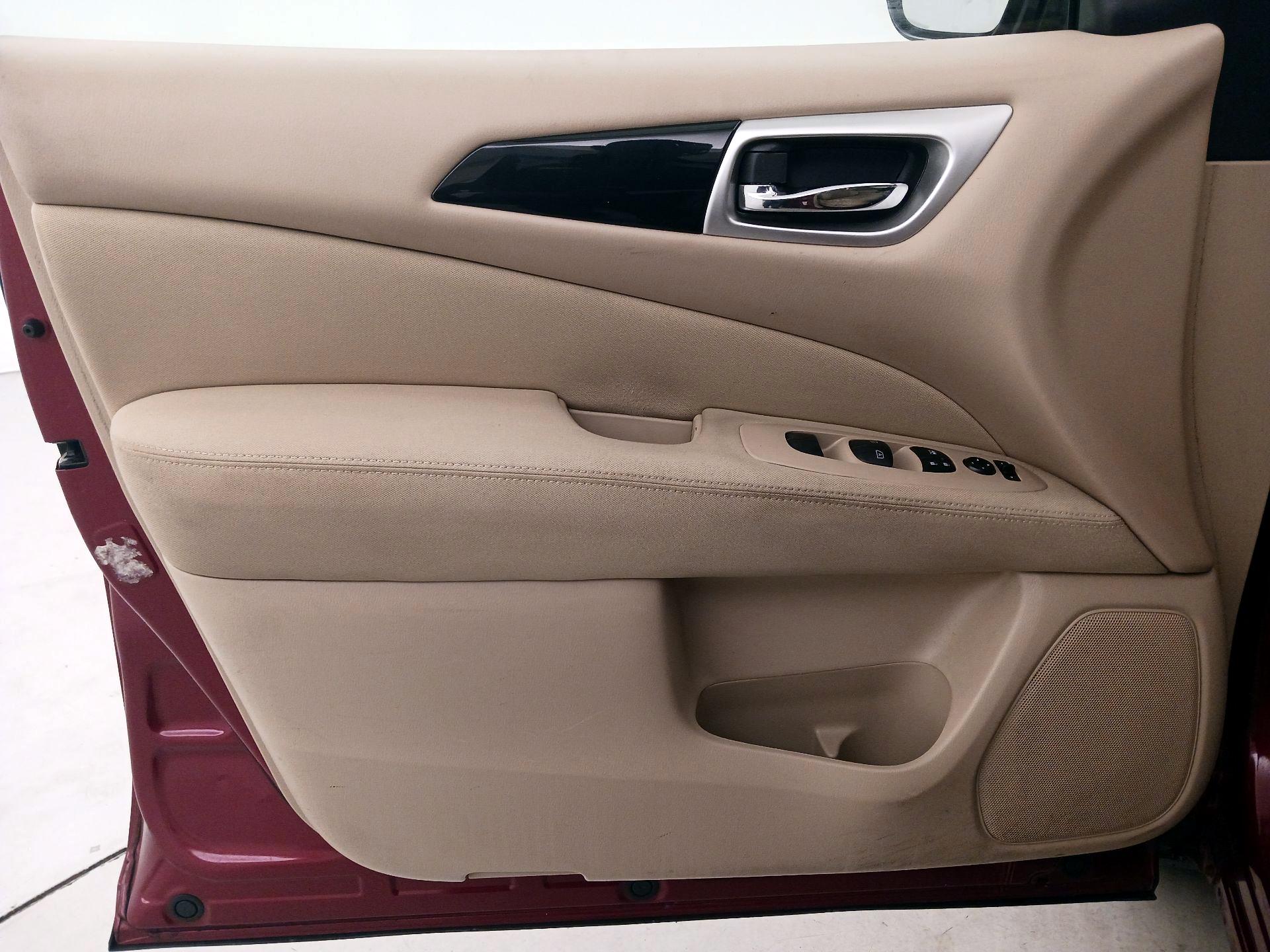 Thumbnail: 2017 Nissan Pathfinder - 12