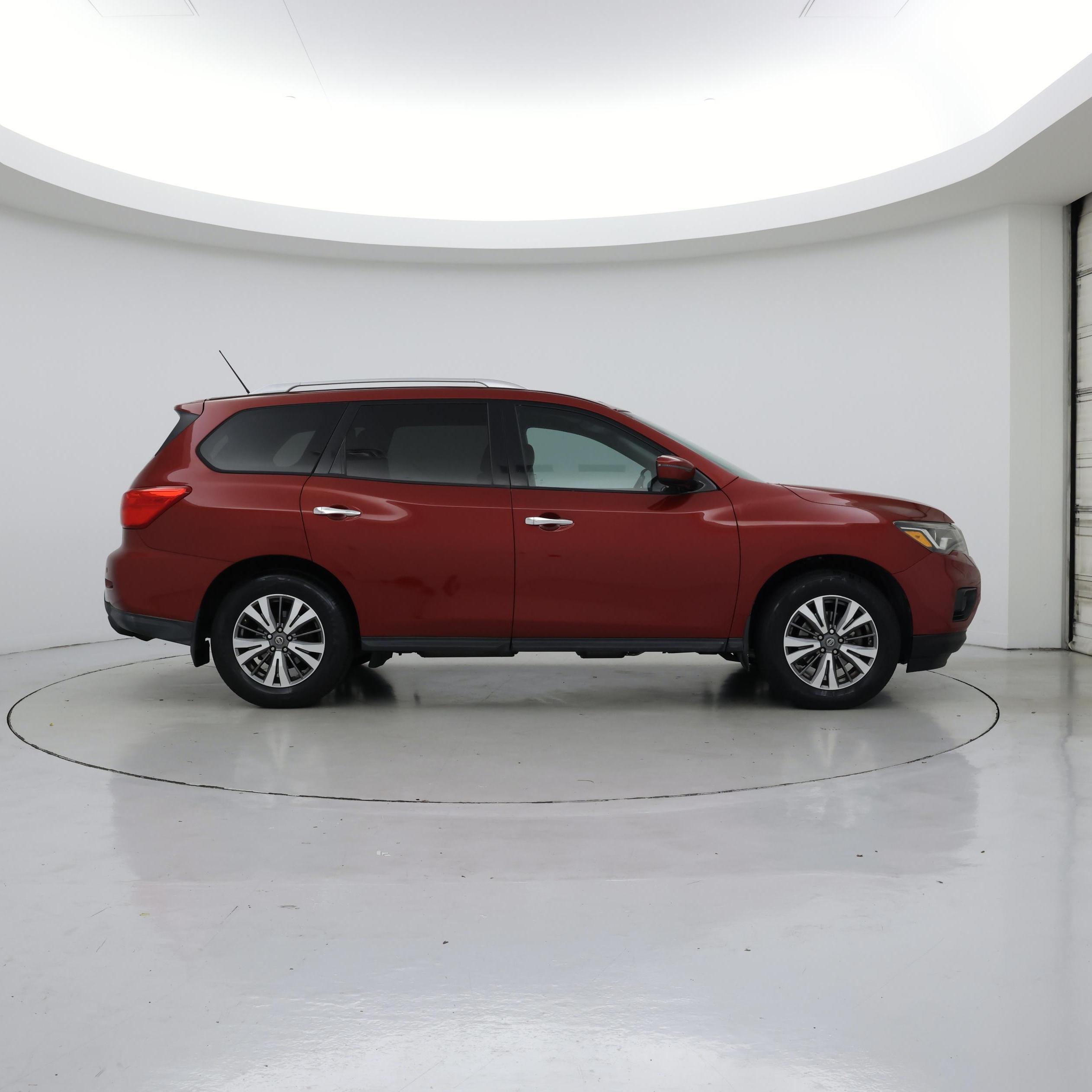 Thumbnail: 2017 Nissan Pathfinder - 7