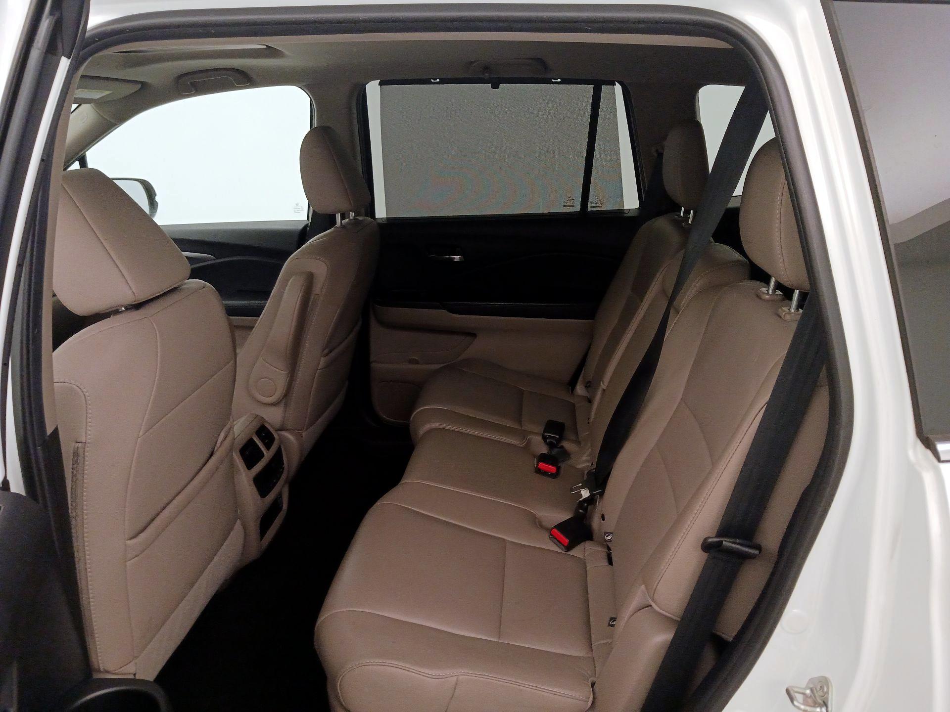 Thumbnail: 2019 Honda Pilot - 20