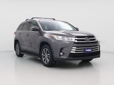 Gray 2019 Toyota Highlander XLE