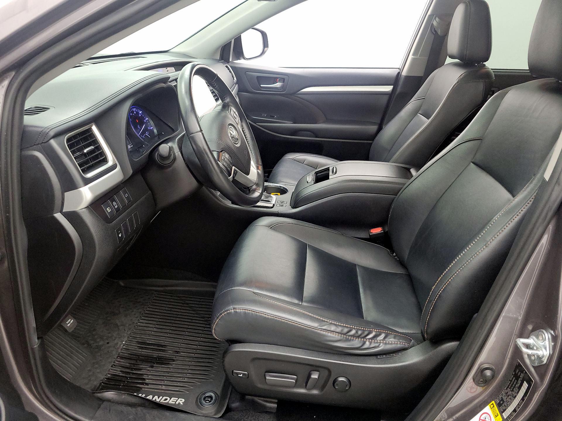Thumbnail: 2019 Toyota Highlander - 11