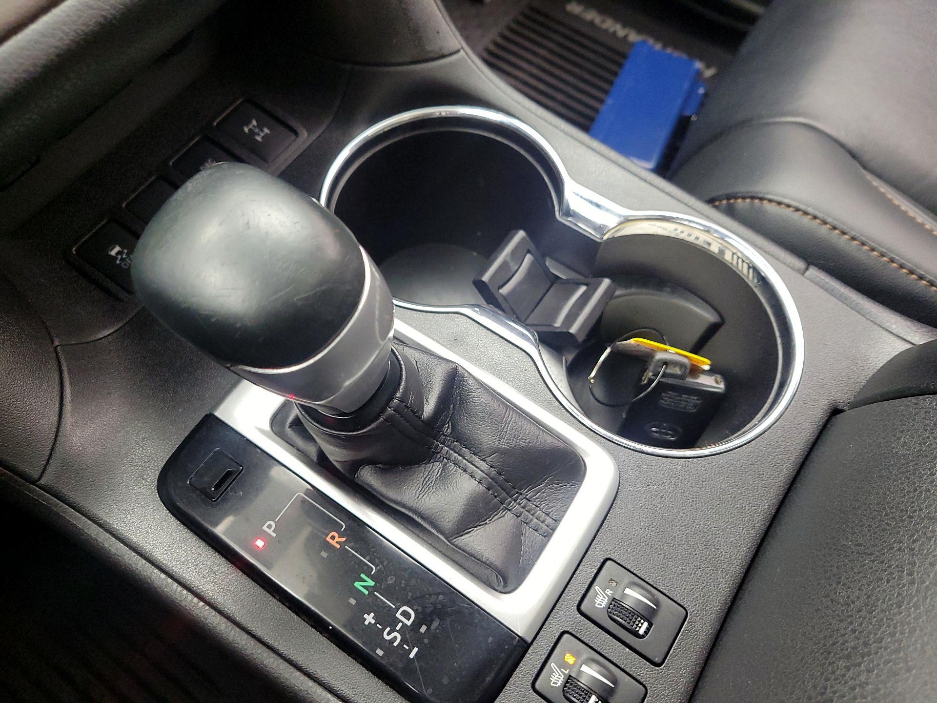 Thumbnail: 2019 Toyota Highlander - 18