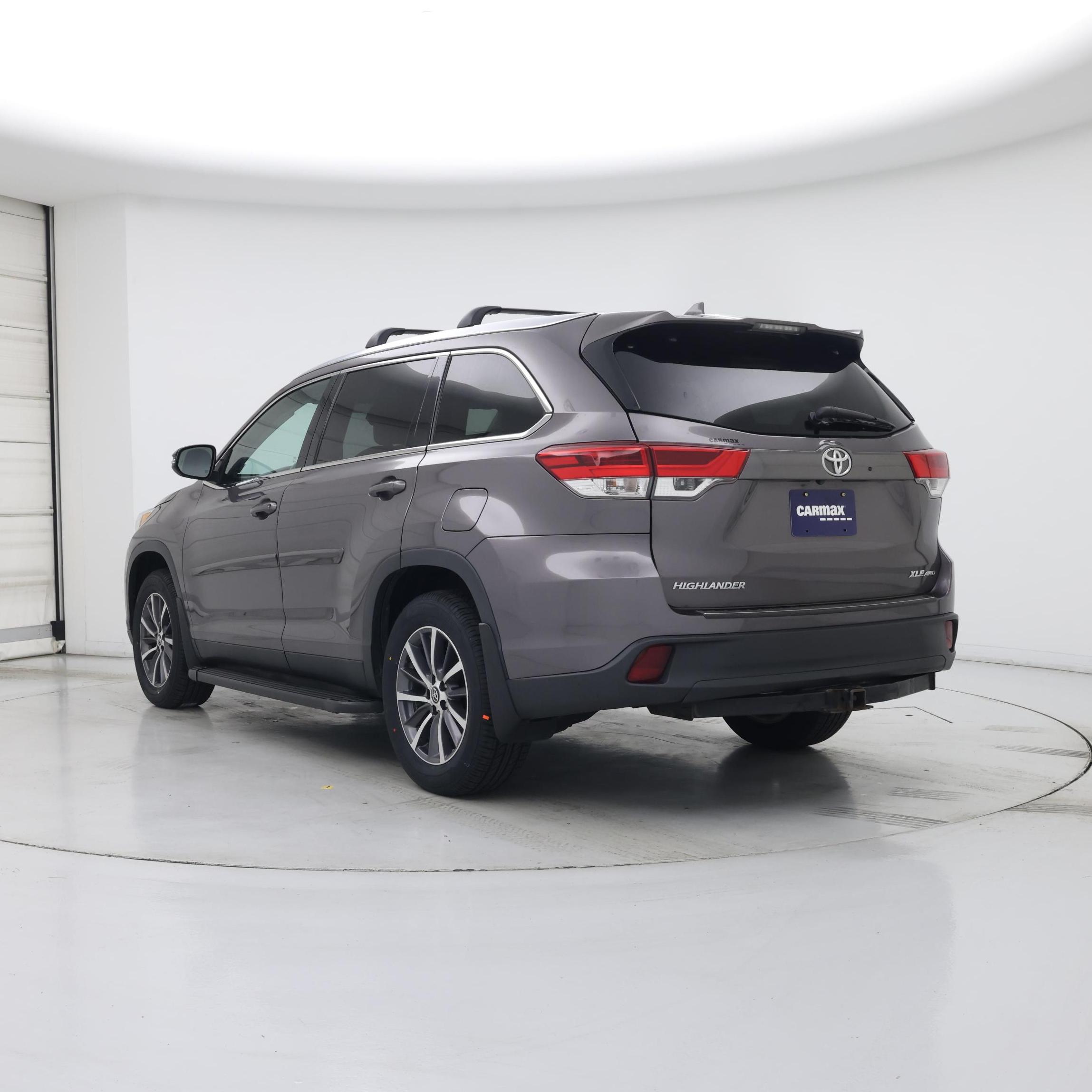 Thumbnail: 2019 Toyota Highlander - 2