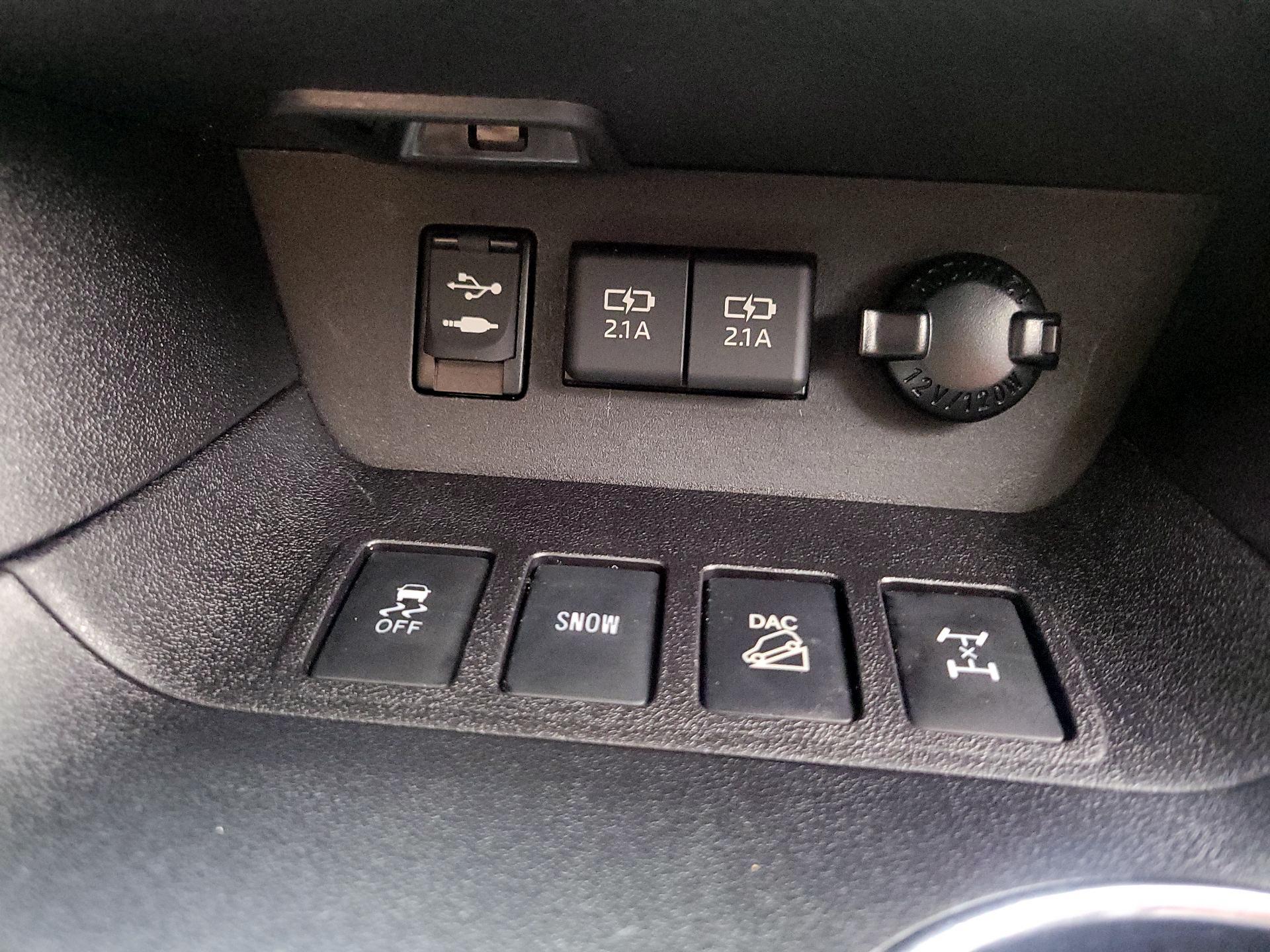 Thumbnail: 2019 Toyota Highlander - 19