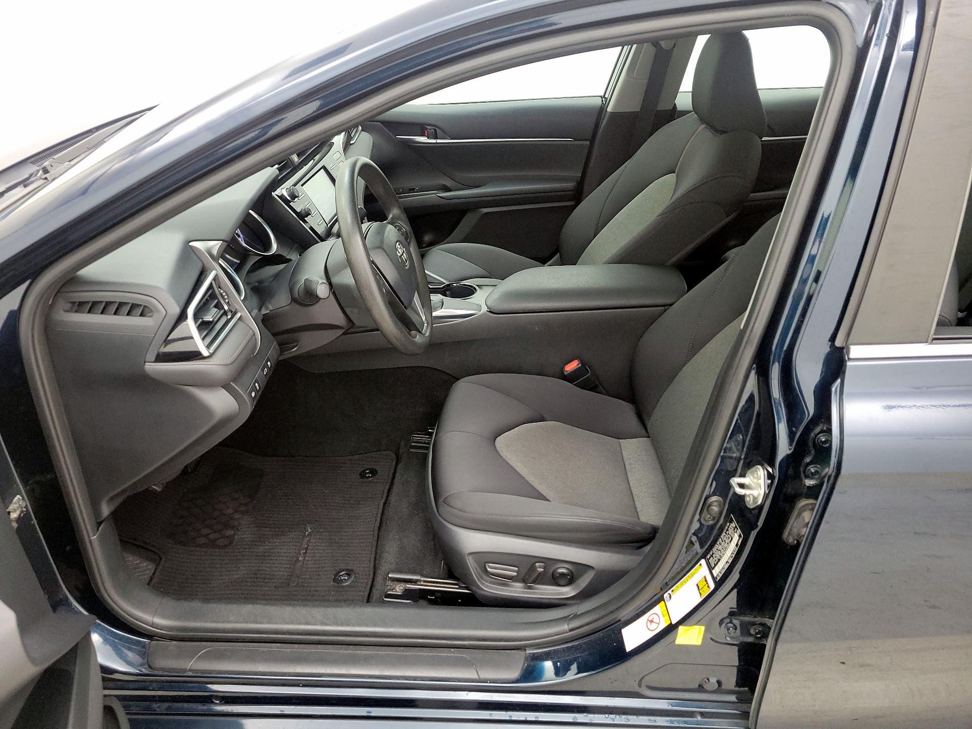 Thumbnail: 2018 Toyota Camry - 11