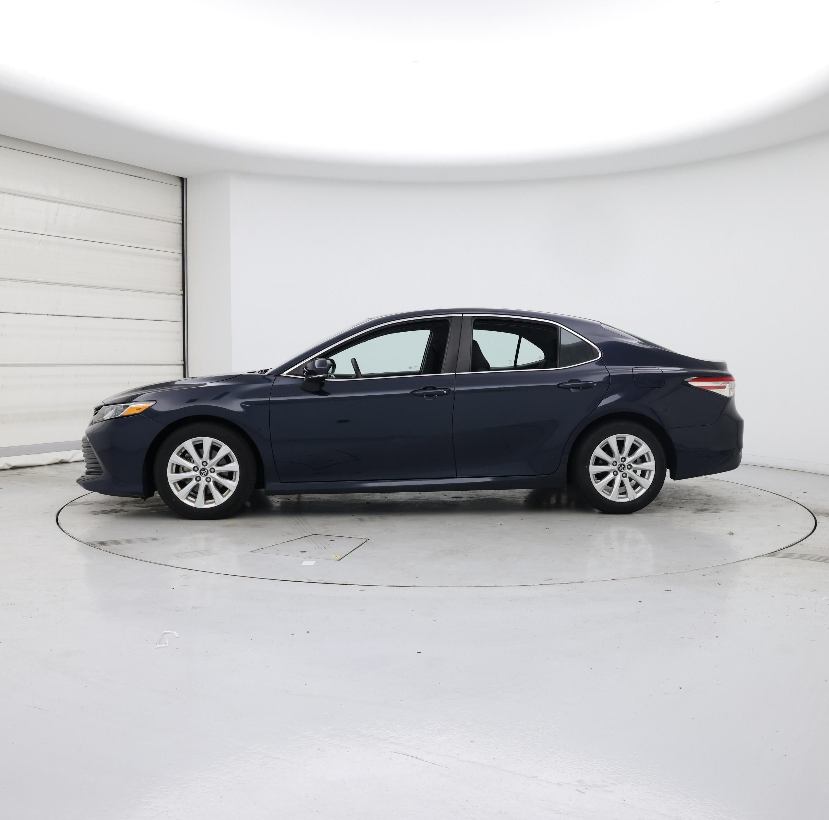 Thumbnail: 2018 Toyota Camry - 3