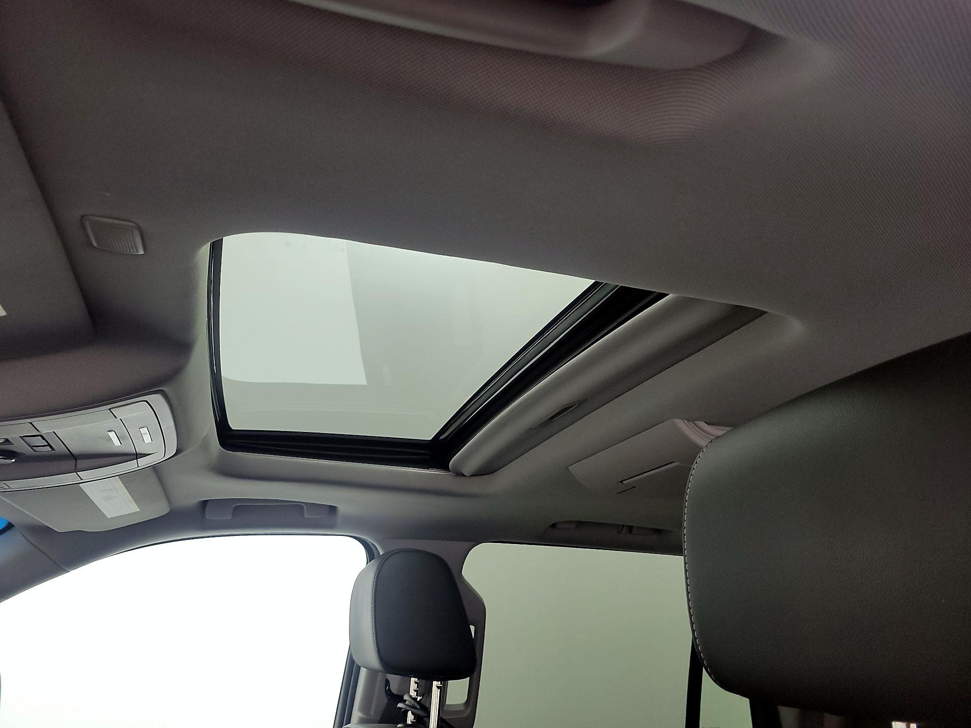 Thumbnail: 2019 Chevrolet Tahoe - 19